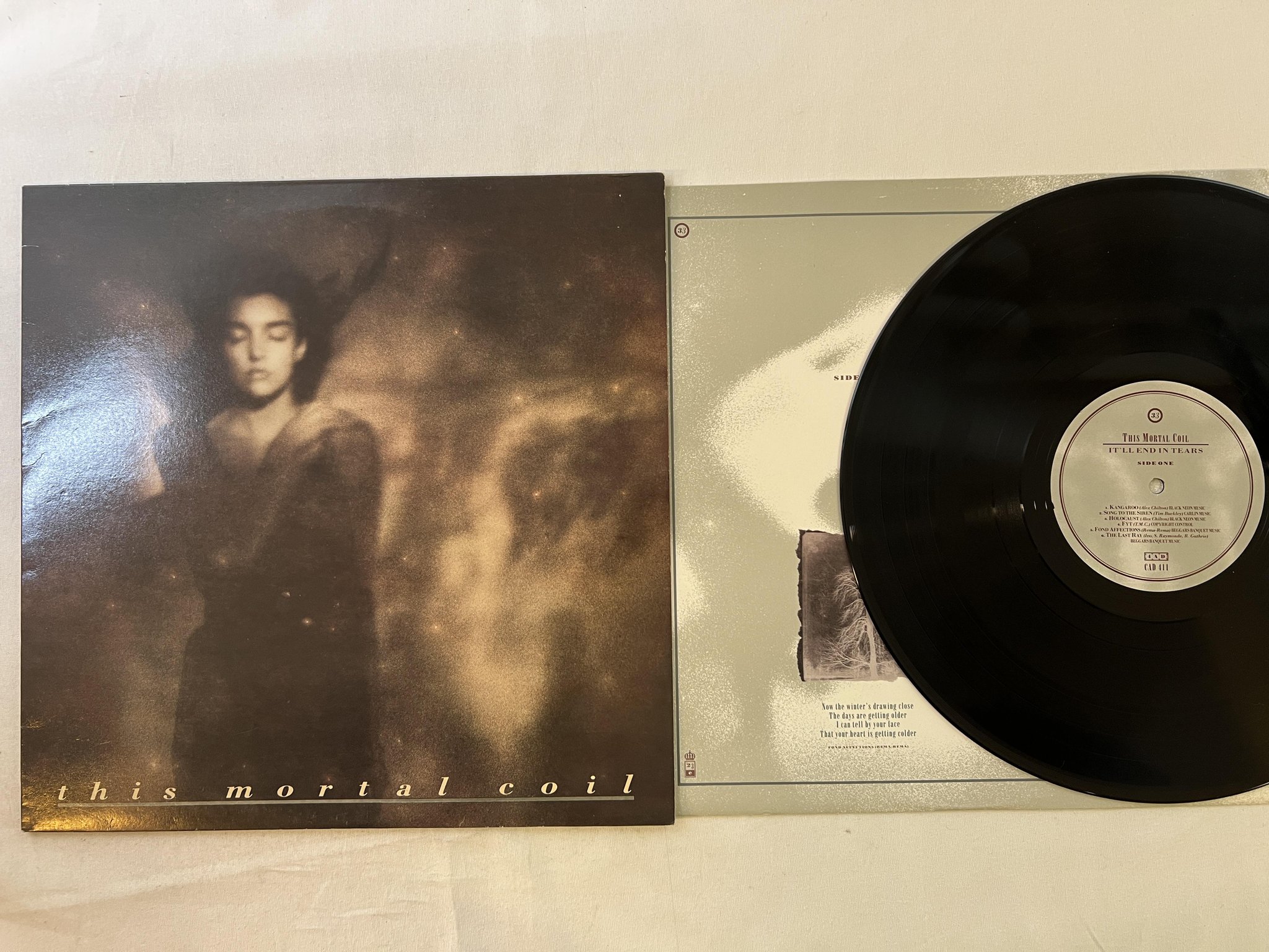 Omslagsbild för skivan THIS MORTAL COIL it'll end in tears LP -84 4AD CAD 411