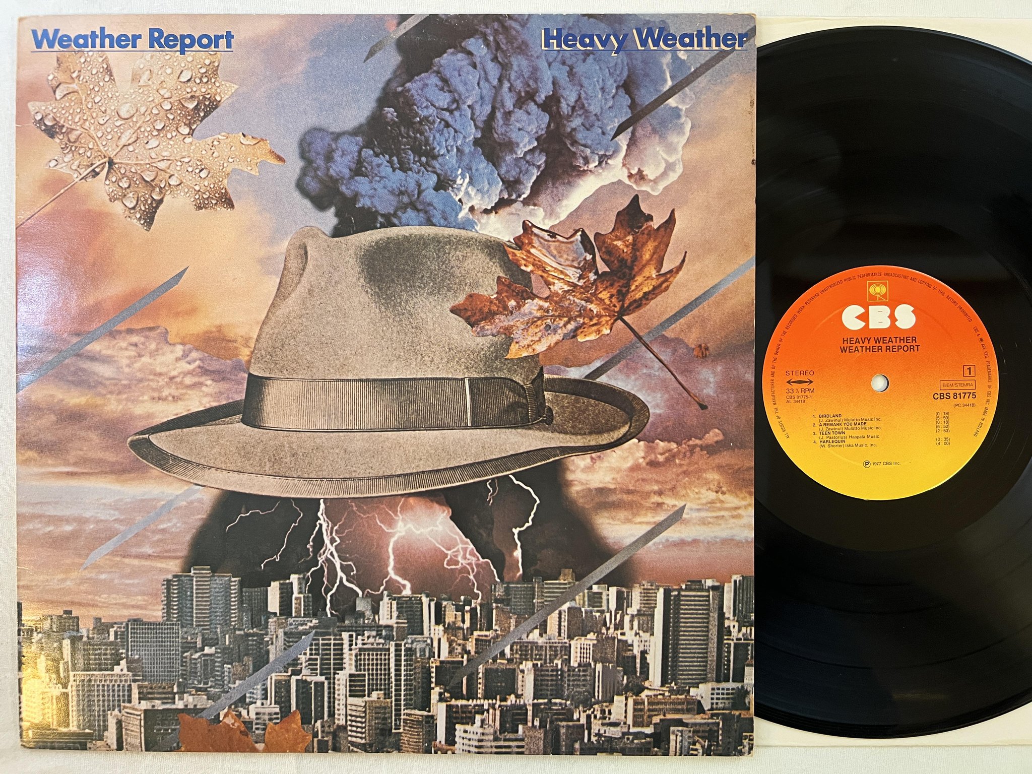 Omslagsbild för skivan WEATHER REPORT heavy weather LP -77 Hol CBS 81775 ** FUSION JAZZ **