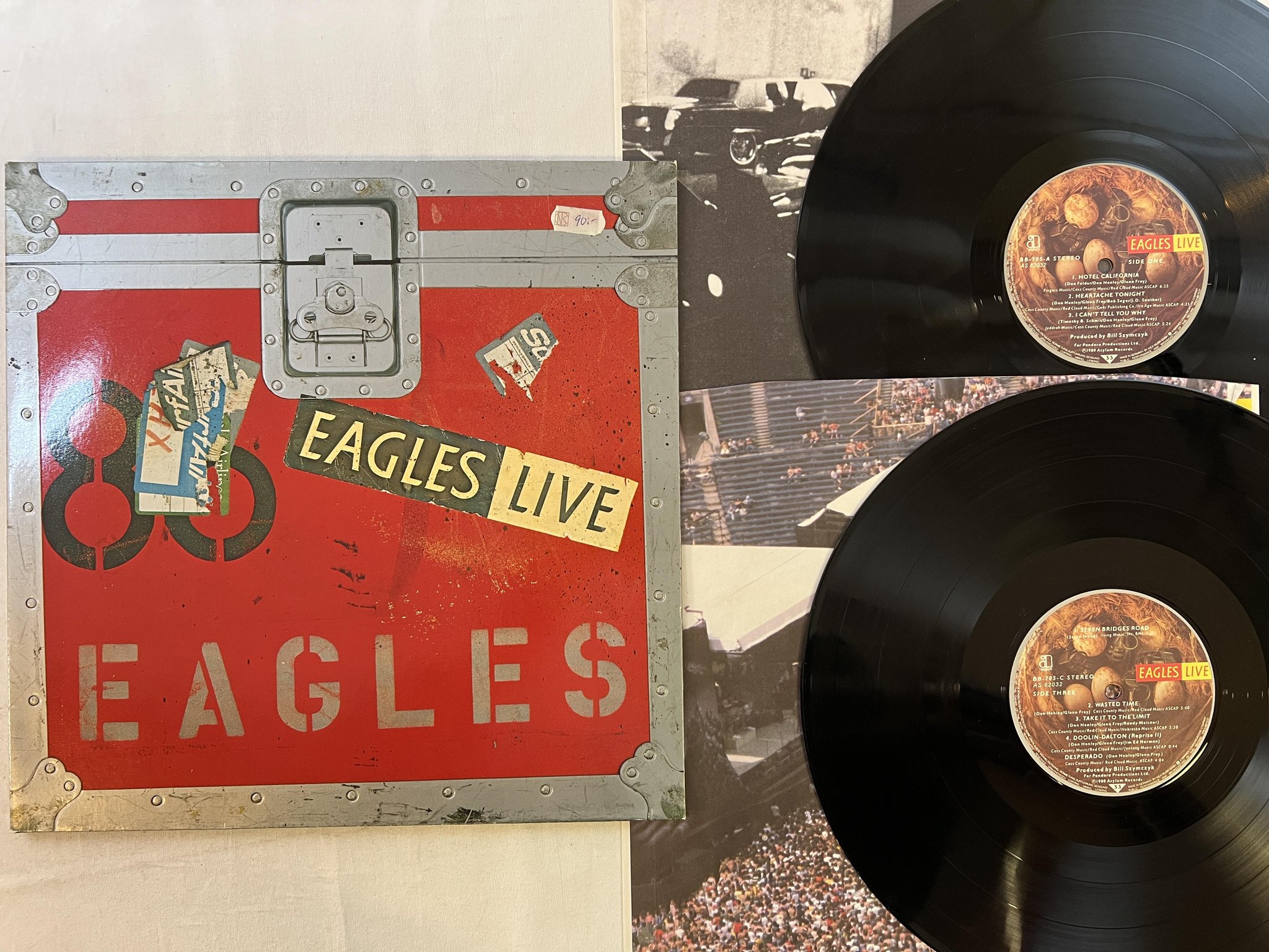 Omslagsbild för skivan EAGLES live 2xLP -80 Ger ASYLUM BB 705 w/ poster