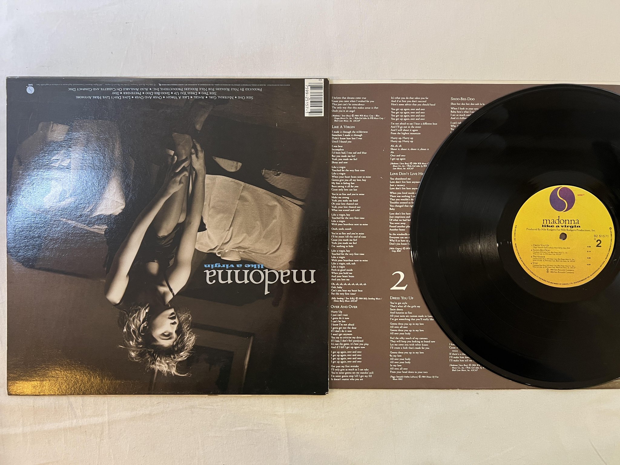 Omslagsbild för skivan MADONNA like a virgin LP -84 Can SIRE 92 51571 Q