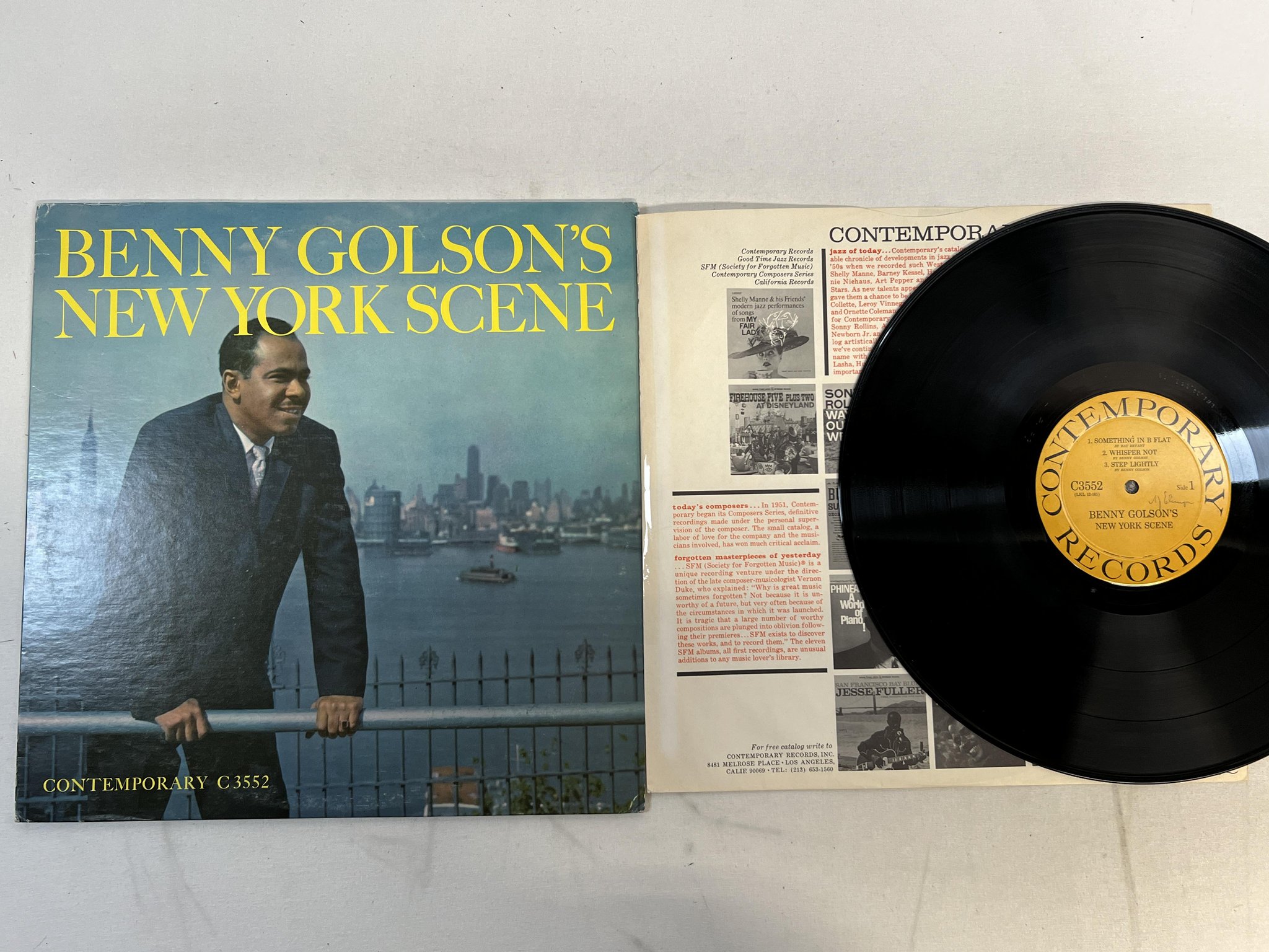 Omslagsbild för skivan BENNY GOLSON'S New York Scene LP re US CONTEMPORARY C3552