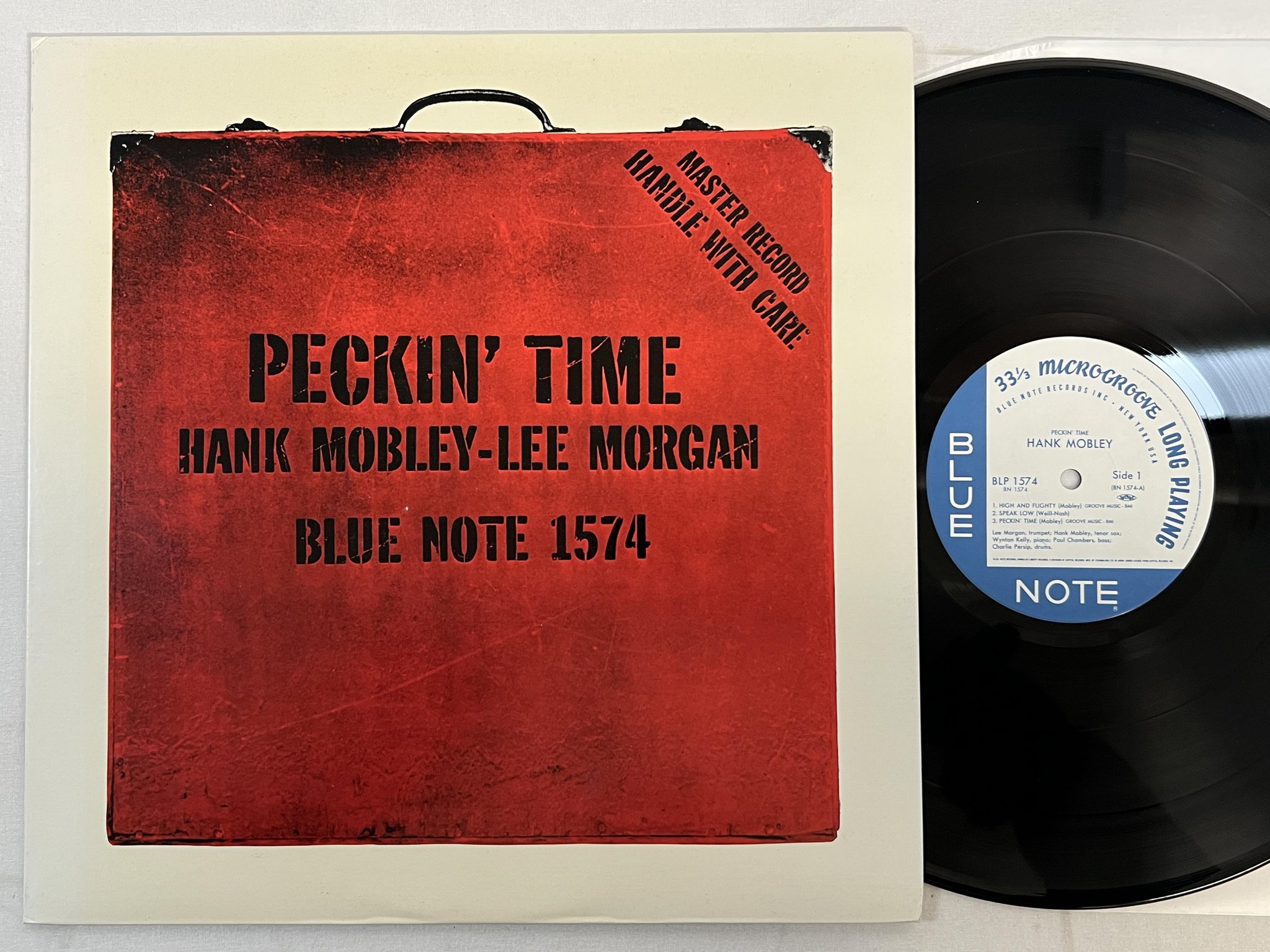 Omslagsbild för skivan HANK MOBLEY peckin' time LP re -90 Japan BLUE NOTE BLP 1574