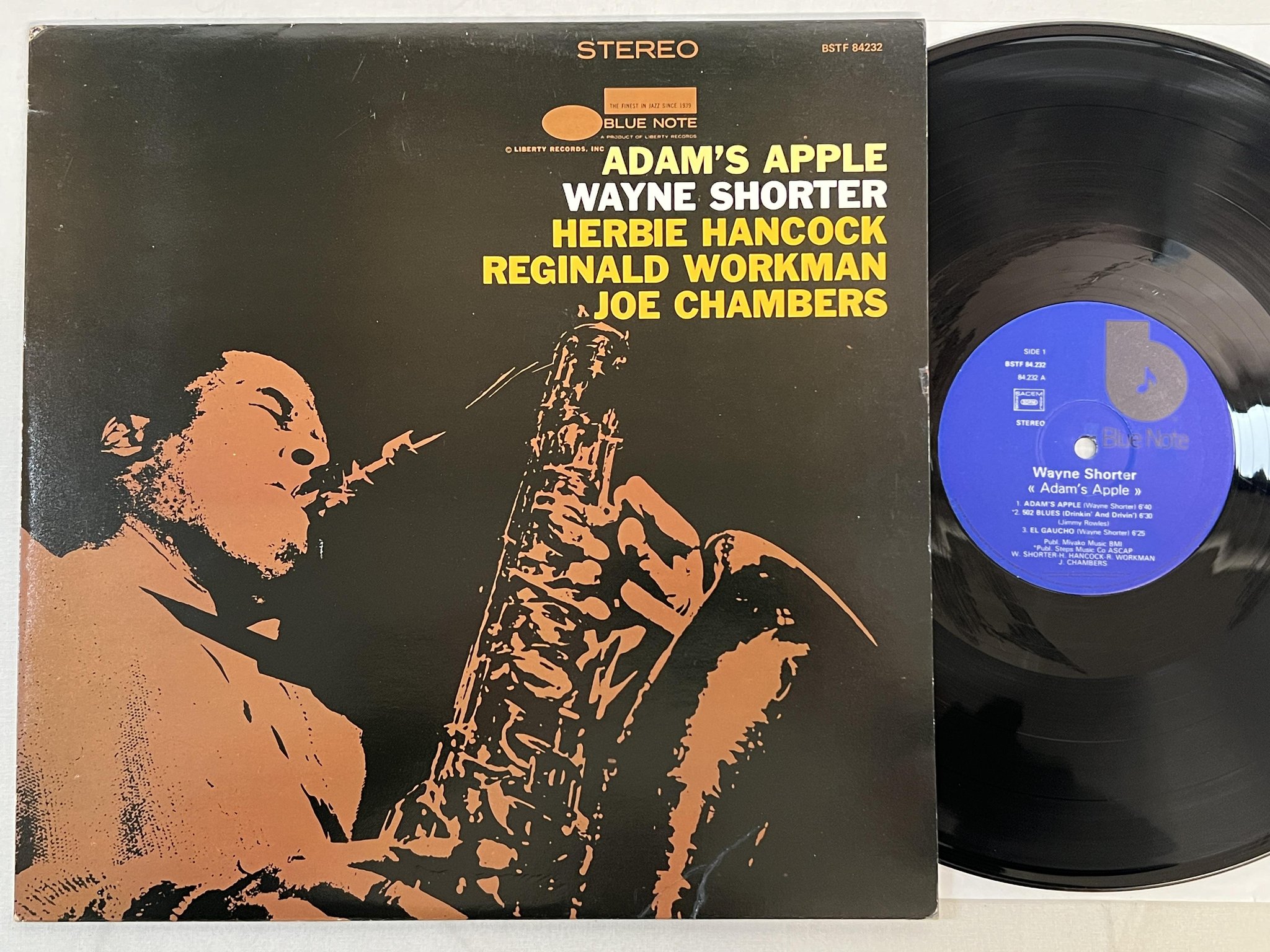Omslagsbild för skivan WAYNE SHORTER adam's apple LP Fra BLUE NOTE BSTF 84232