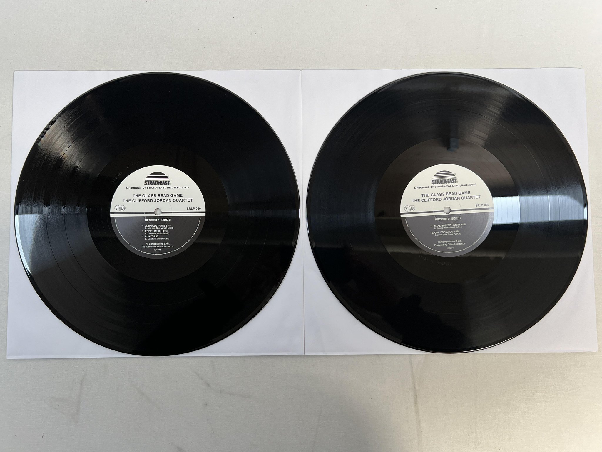 Omslagsbild för skivan CLIFFORD JORDAN QUARTET glass bead games 2xLP Fra 2019 STRATA EAST SRLP030