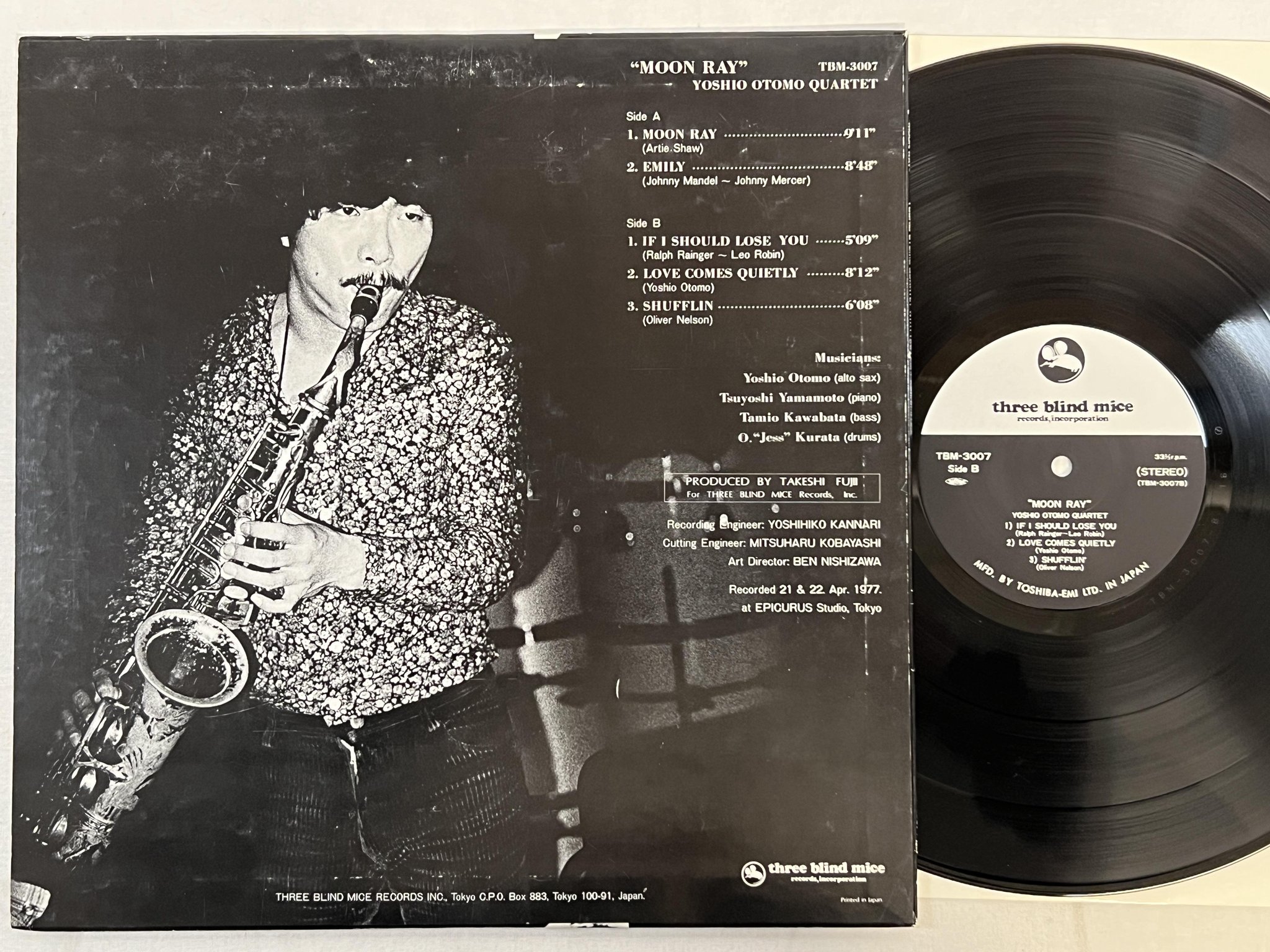 Omslagsbild för skivan YOSHIO OROMO QUARTET moon ray LP -77 Japan THREE BLIND MICE TBM 3007