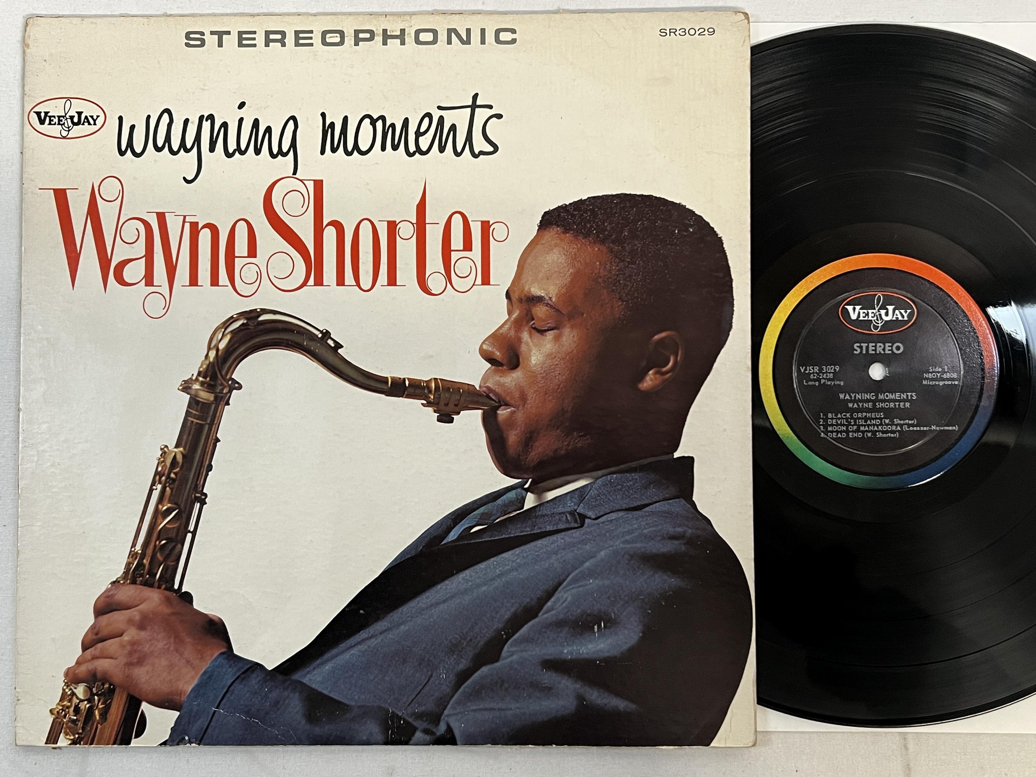 Omslagsbild för skivan WAYNE SHORTER Wayning Moments LP -62 US VEE JAY SR3029
