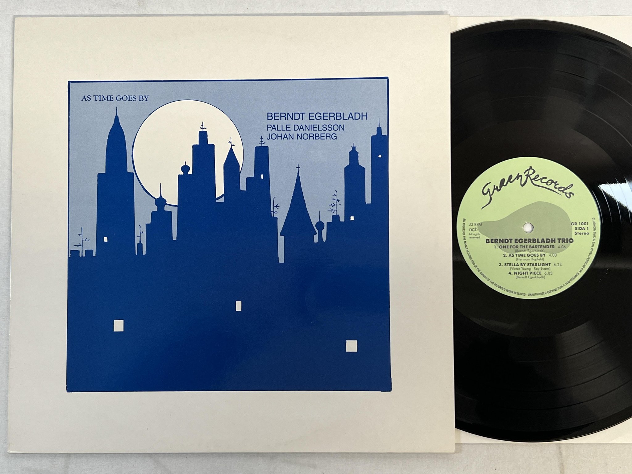 Omslagsbild för skivan BERNDT EGERBLADH TRIO as time goes by LP -84 Swe GREEN GR-1001