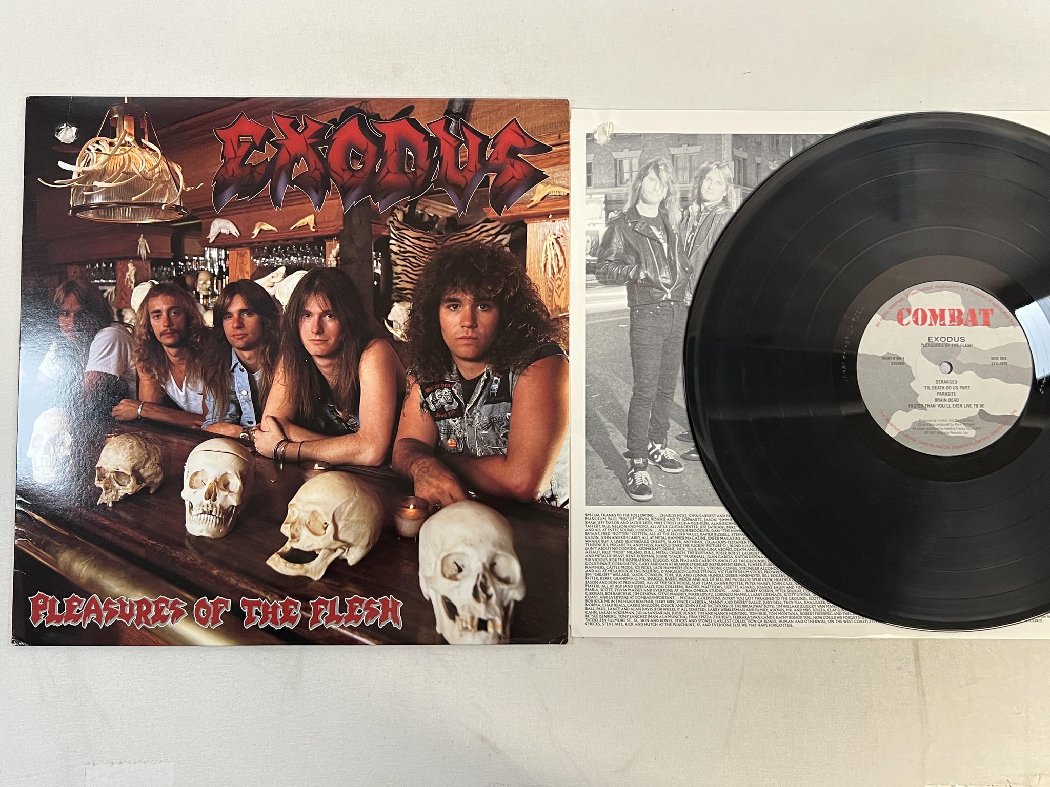 Omslagsbild för skivan EXODUS Pleasures Of The Flesh LP -87 US COMBAT 88561-8169-1 ** trash **