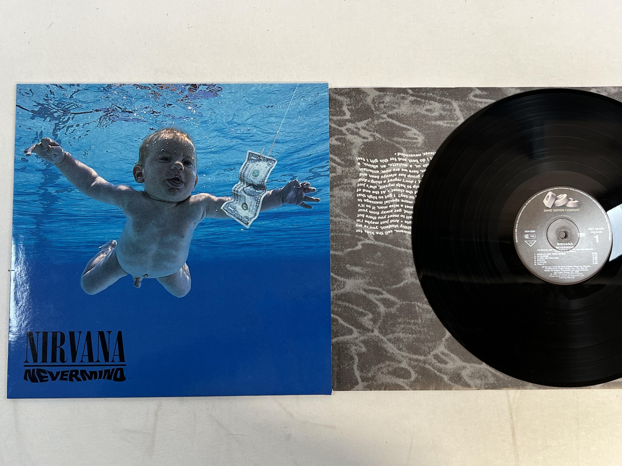 Omslagsbild för skivan NIRVANA nevermind LP -91 DGC 24425 ** 1st EU press ** Killer Album ! ! !
