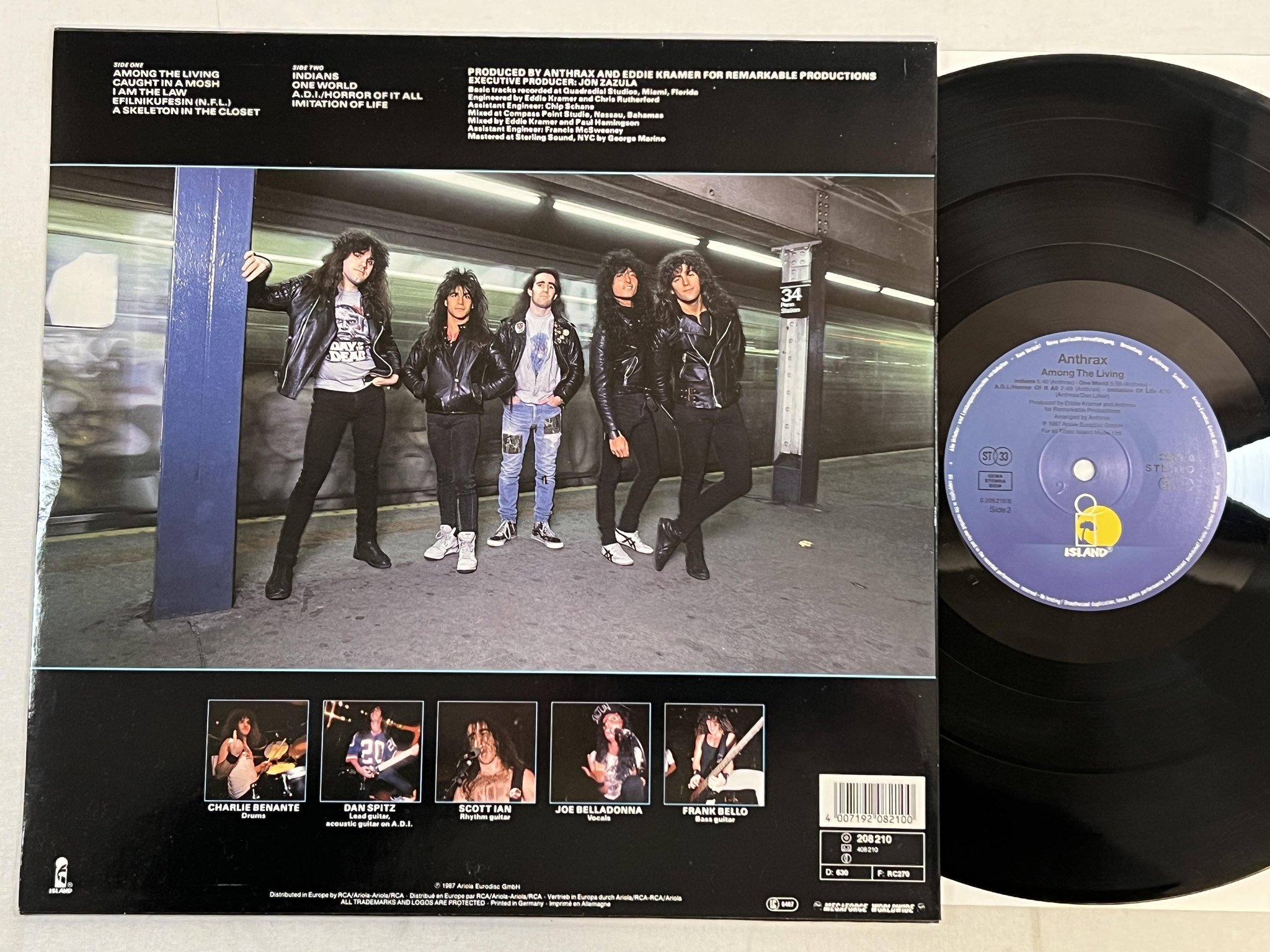 Omslagsbild för skivan ANTHRAX Among The Living LP -87 ISLAND 208210 ** trash **