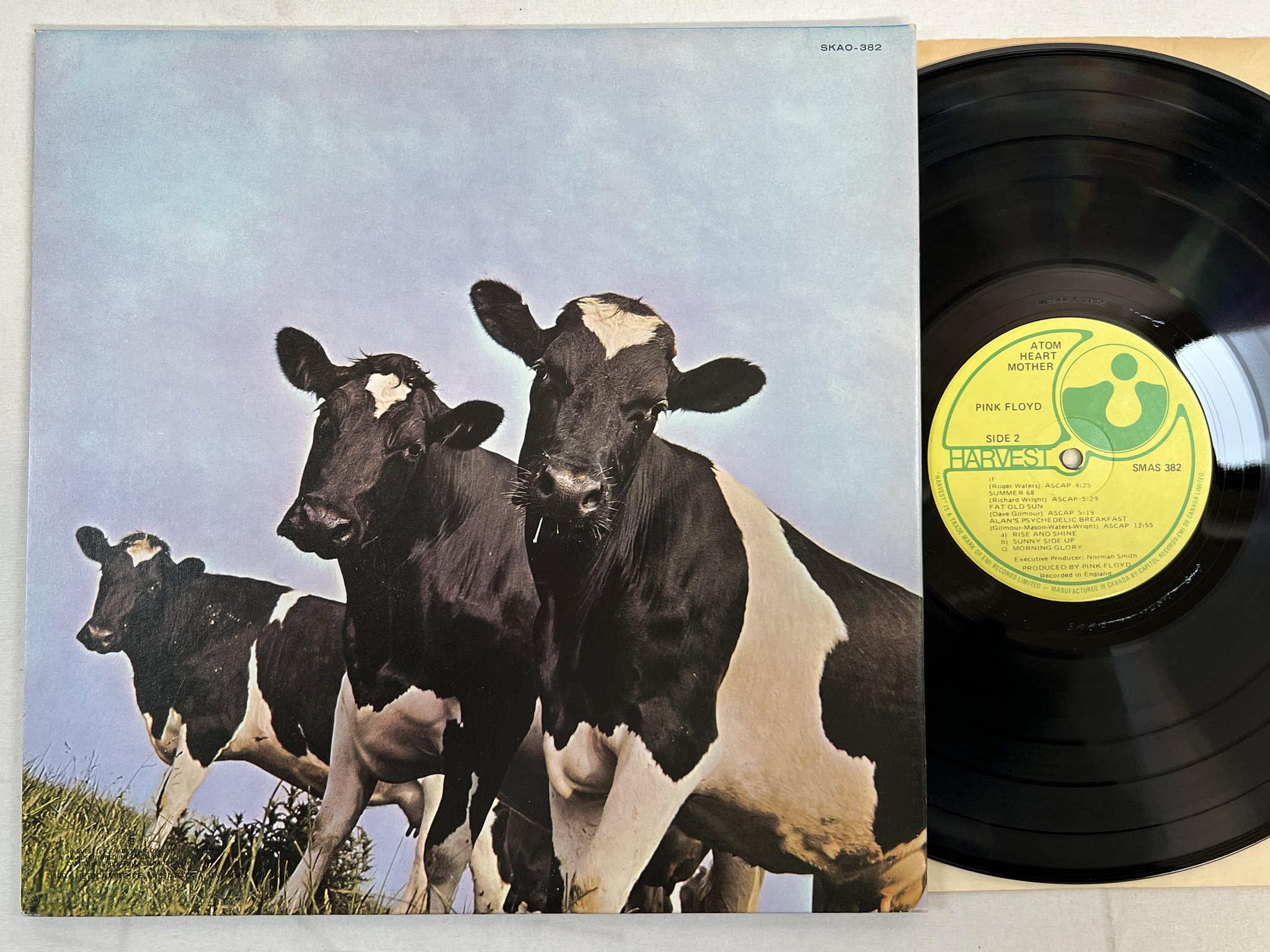 Omslagsbild för skivan PINK FLOYD atom heart mother LP re Can HARVEST SMAS 382