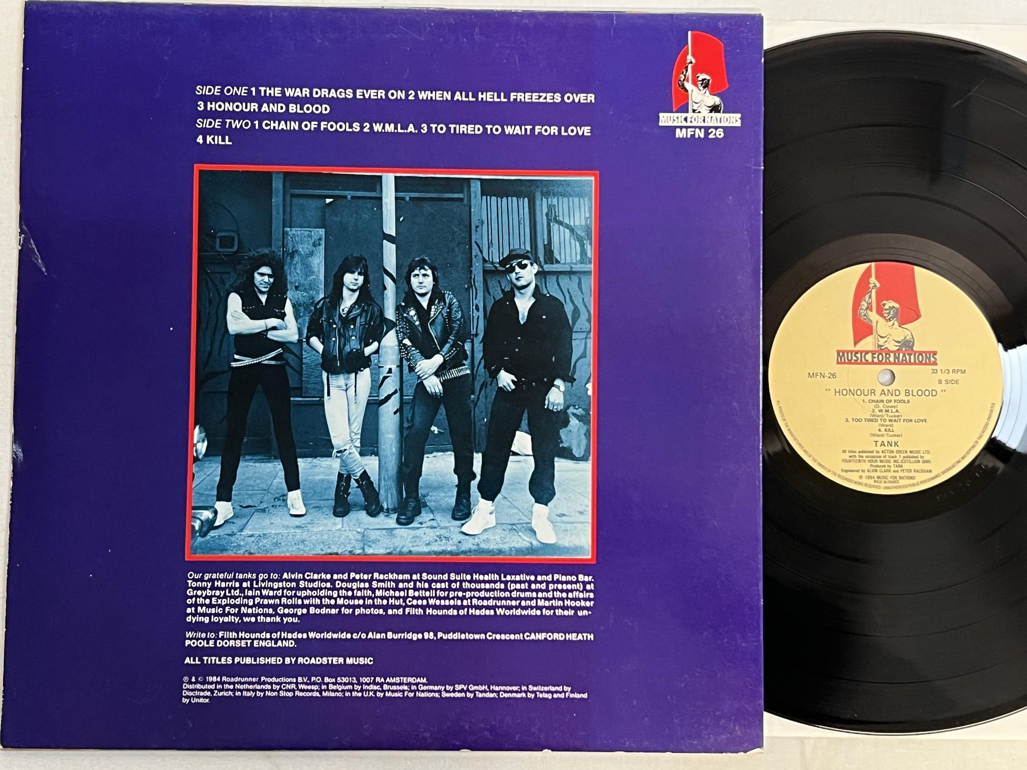 Omslagsbild för skivan TANK Honour And Blood LP -84 MUSIC FOR NATIONS MFN 26 ** Heavy Metal **