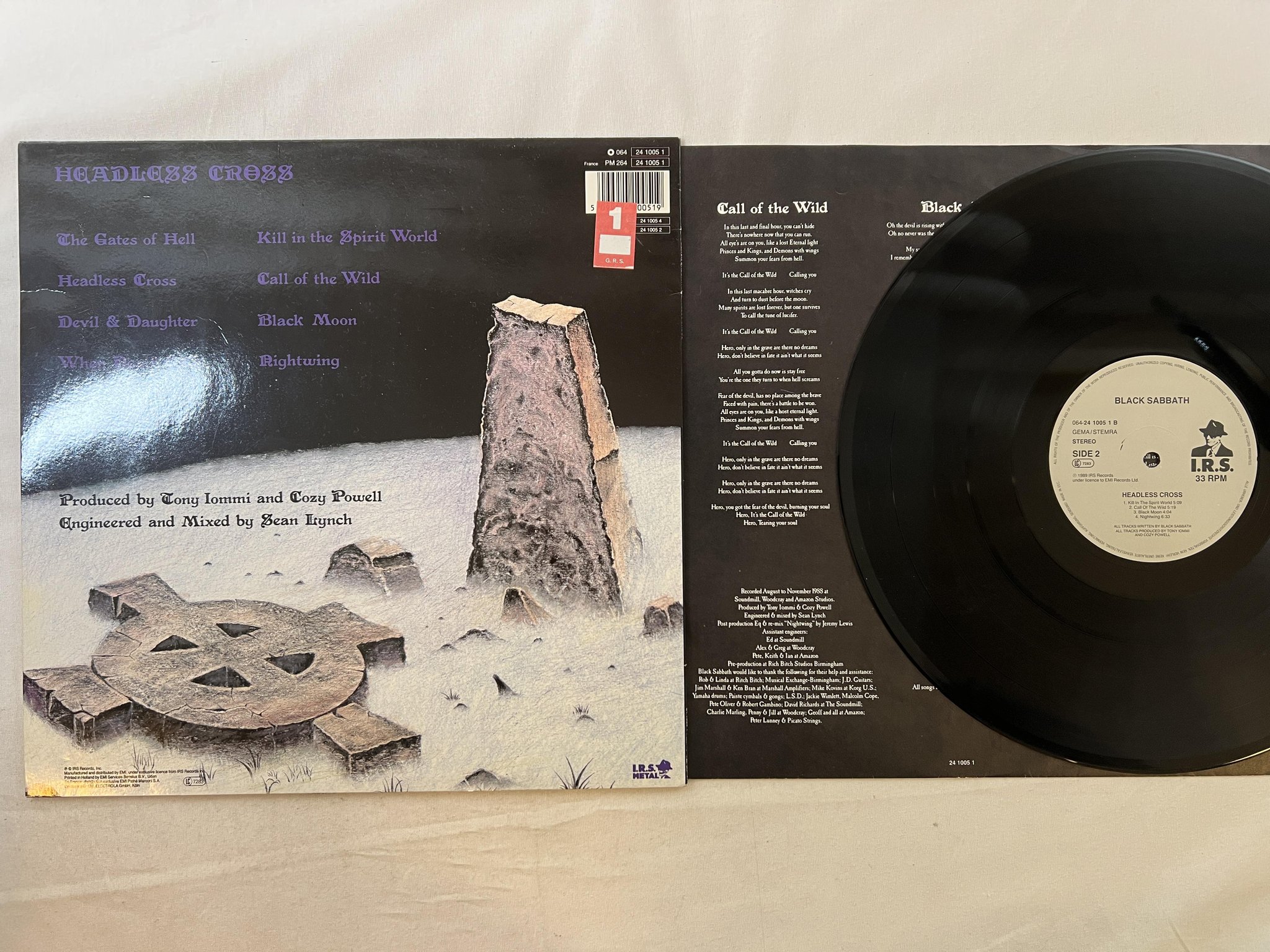 Omslagsbild för skivan BLACK SABBATH headless cross LP -89 Hol IRS 064-2410051