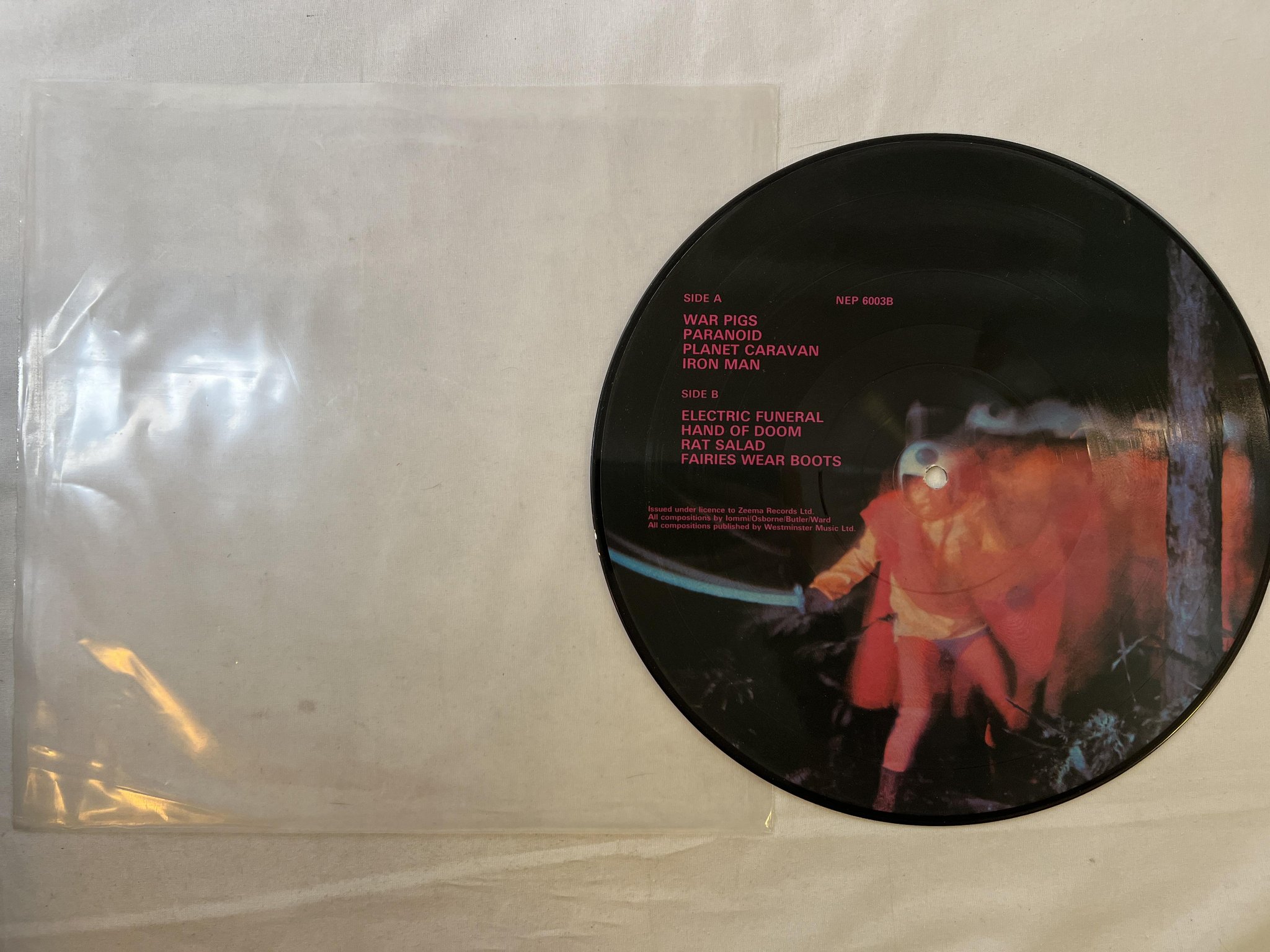 Omslagsbild för skivan BLACK SABBATH Paranoid LP -83 UK Picture Disc NEMS NEP 6003