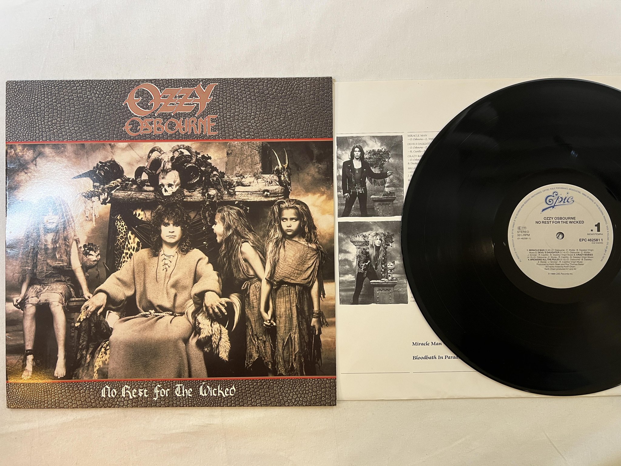Omslagsbild för skivan OZZY OSBOURNE no rest for the wicked LP -88 Hol EPIC EPC 4625811
