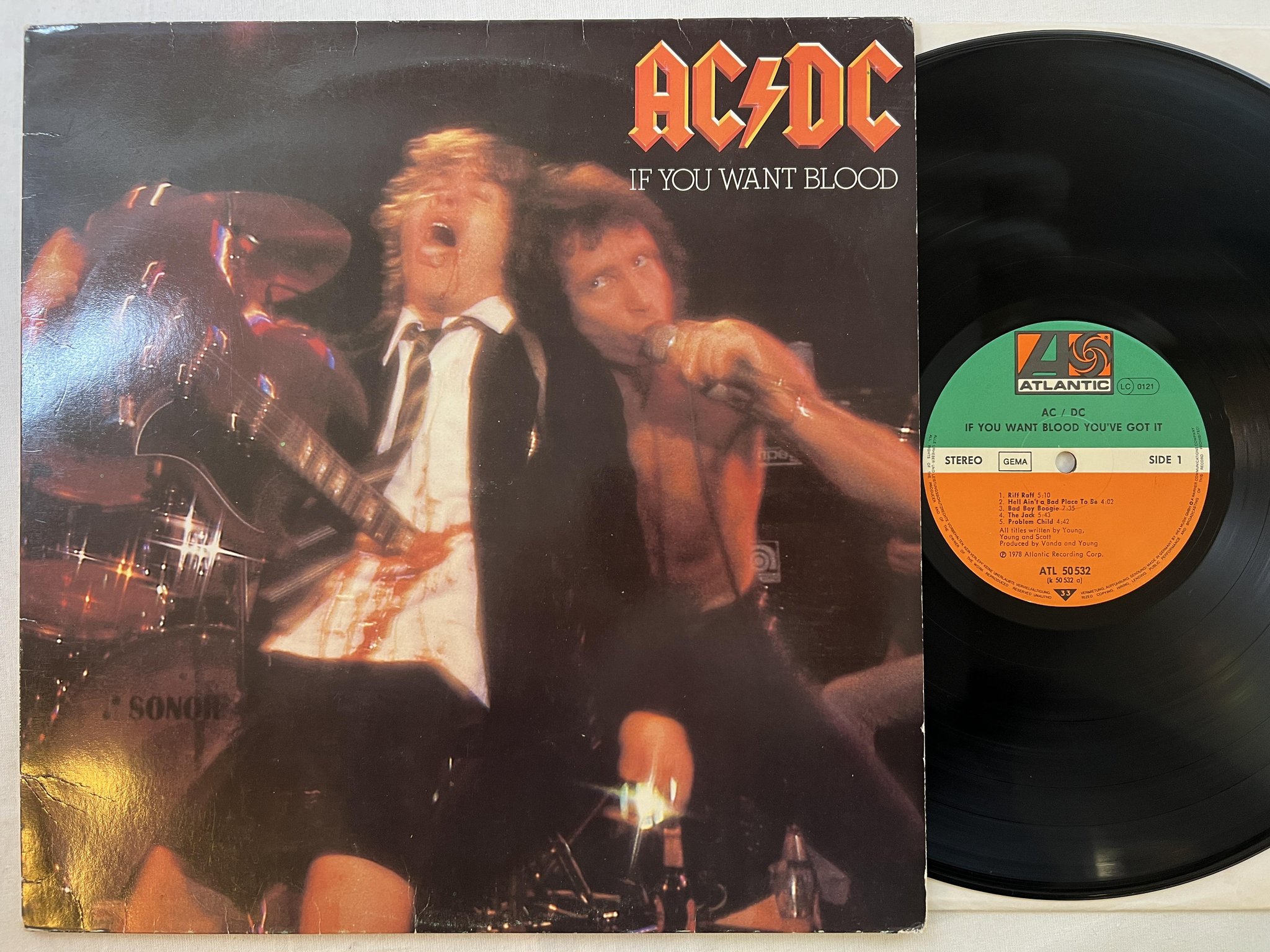 Omslagsbild för skivan AC/DC if you want blood you've got it LP -78 Ger ATLANTIC ATL 50532