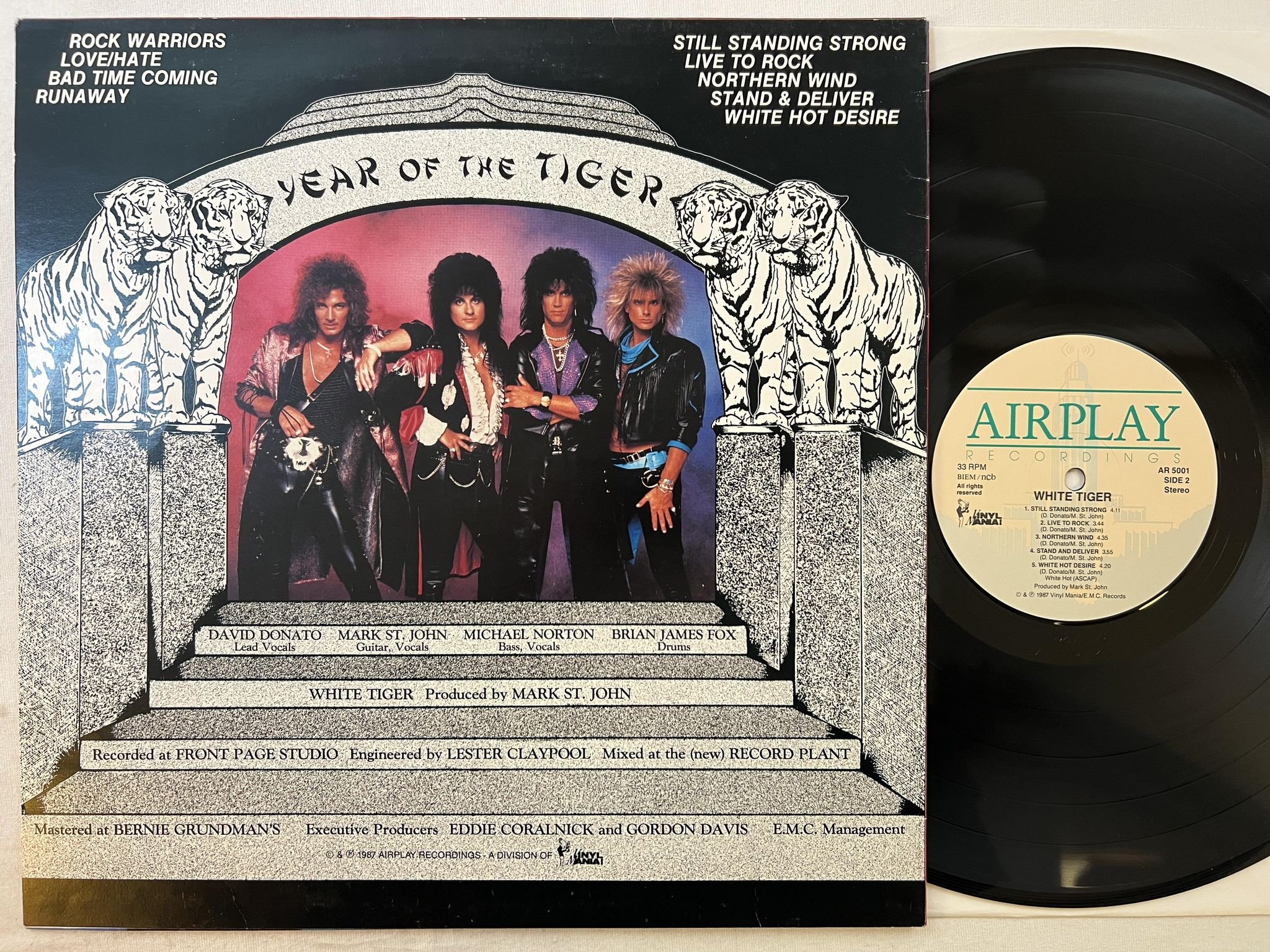 Omslagsbild för skivan WHITE TIGER LP -87 ncb AIRPLAY AR 5001