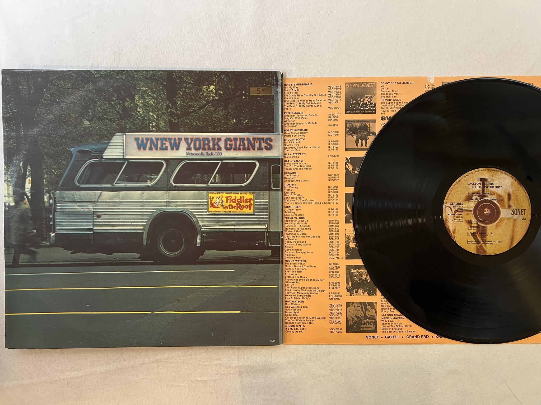 Omslagsbild för skivan JACKSON HEIGHTS the fifth avenue bus LP -72 ncb SONET SLP-3015