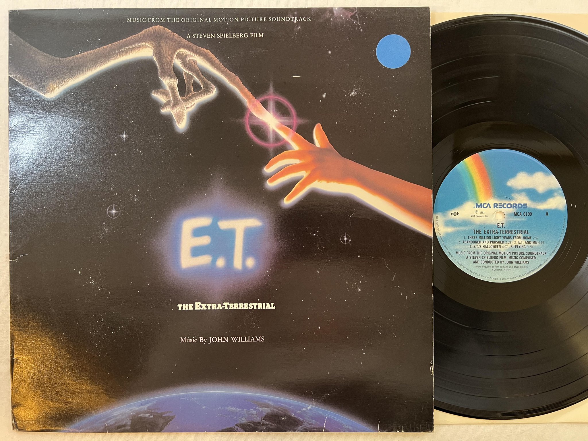 Omslagsbild för skivan E.T. the extra terrestrial LP -82 ncb MCA 6109 JOHN WILLIAMS **KULT**