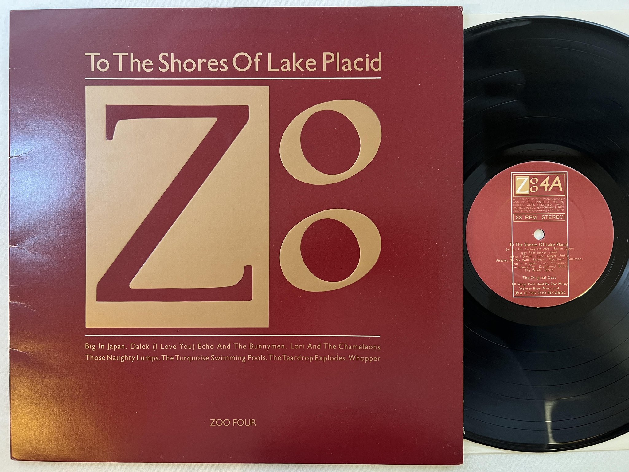 Omslagsbild för skivan V/A To The Shores Of Lake Placid LP -82 UK zoo records ZOO 4 new wave SYNTH