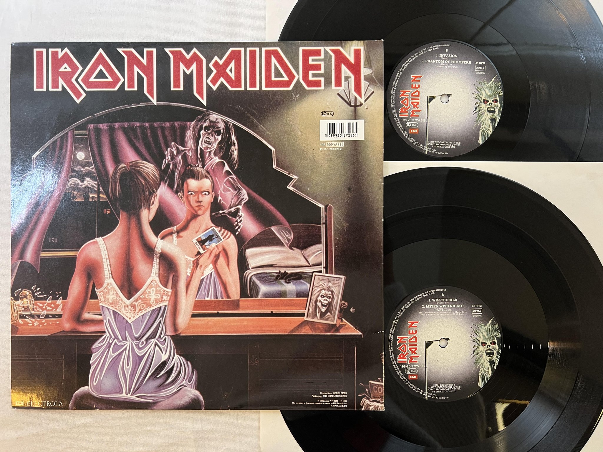 Omslagsbild för skivan IRON MAIDEN Women In Uniform · Twilight Zone 2x12" -90 Ger EMI 198 20 3723 6
