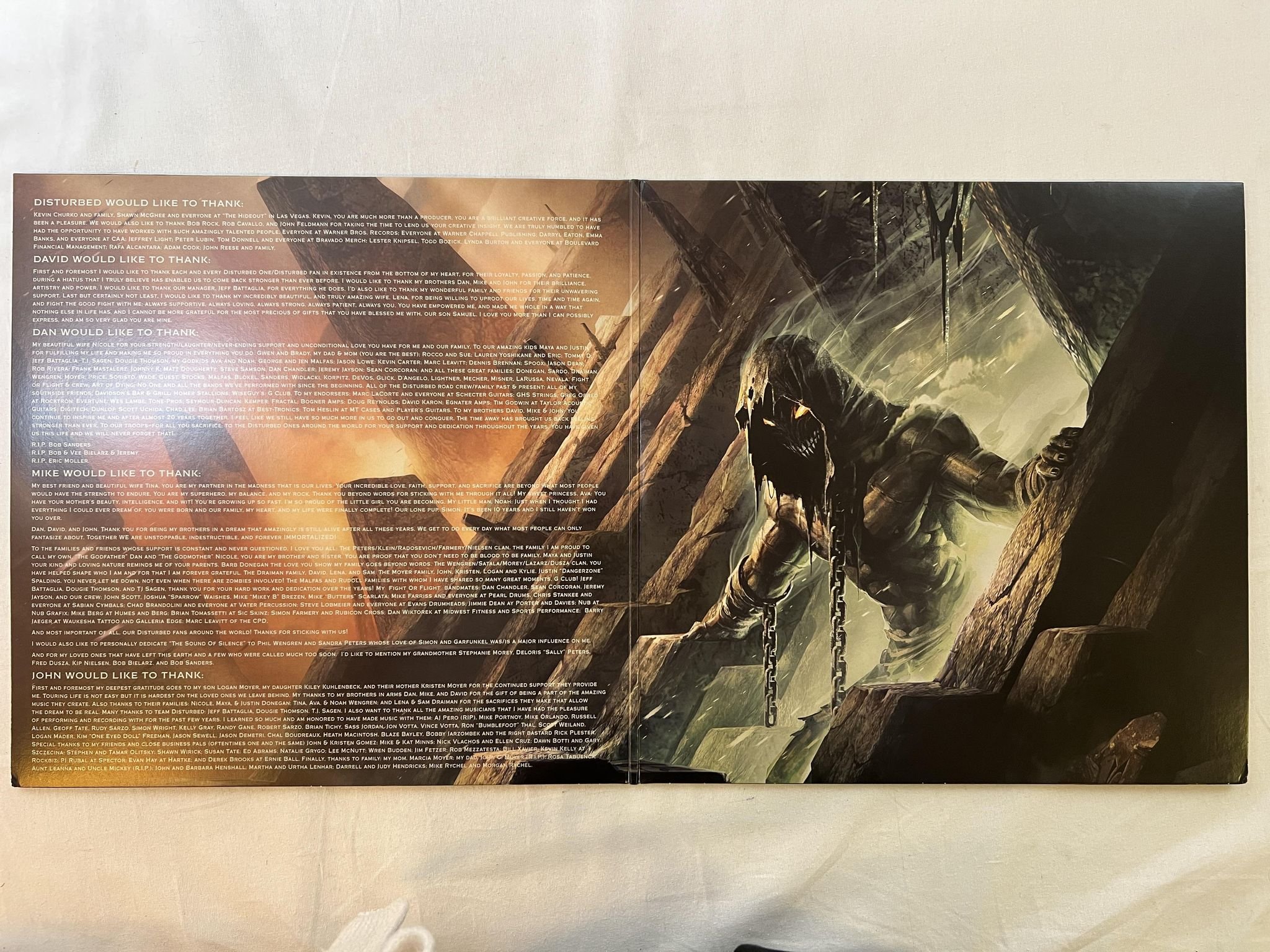 Omslagsbild för skivan DISTURBED immortalized 2xLP 2015 REPRISE 9362-49263-3