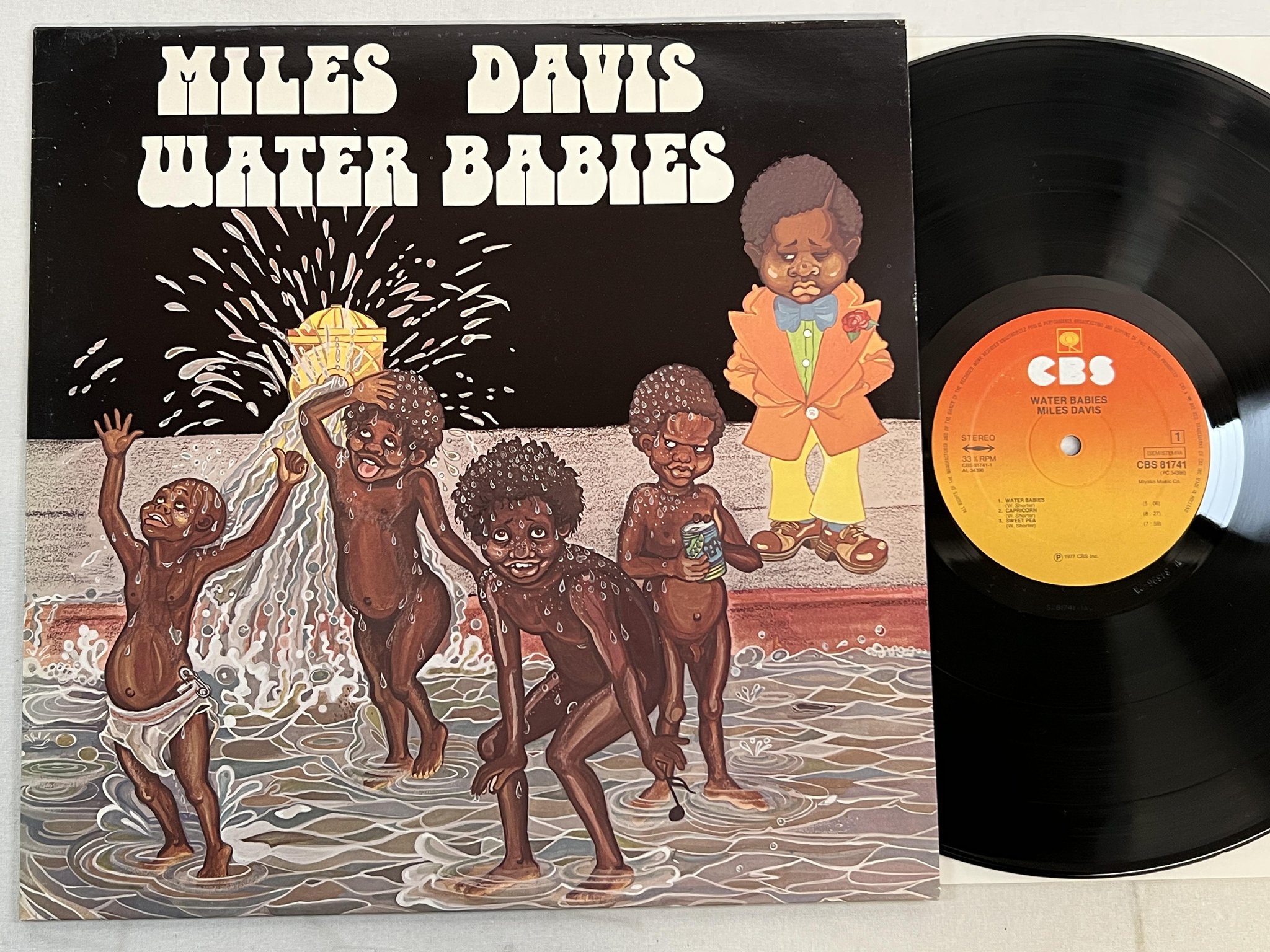 Omslagsbild för skivan MILES DAVIS water babies LP -77 Hol CBS 81741