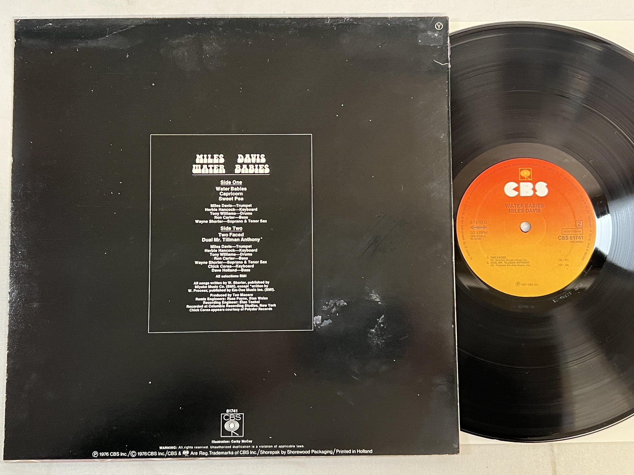 Omslagsbild för skivan MILES DAVIS water babies LP -77 Hol CBS 81741