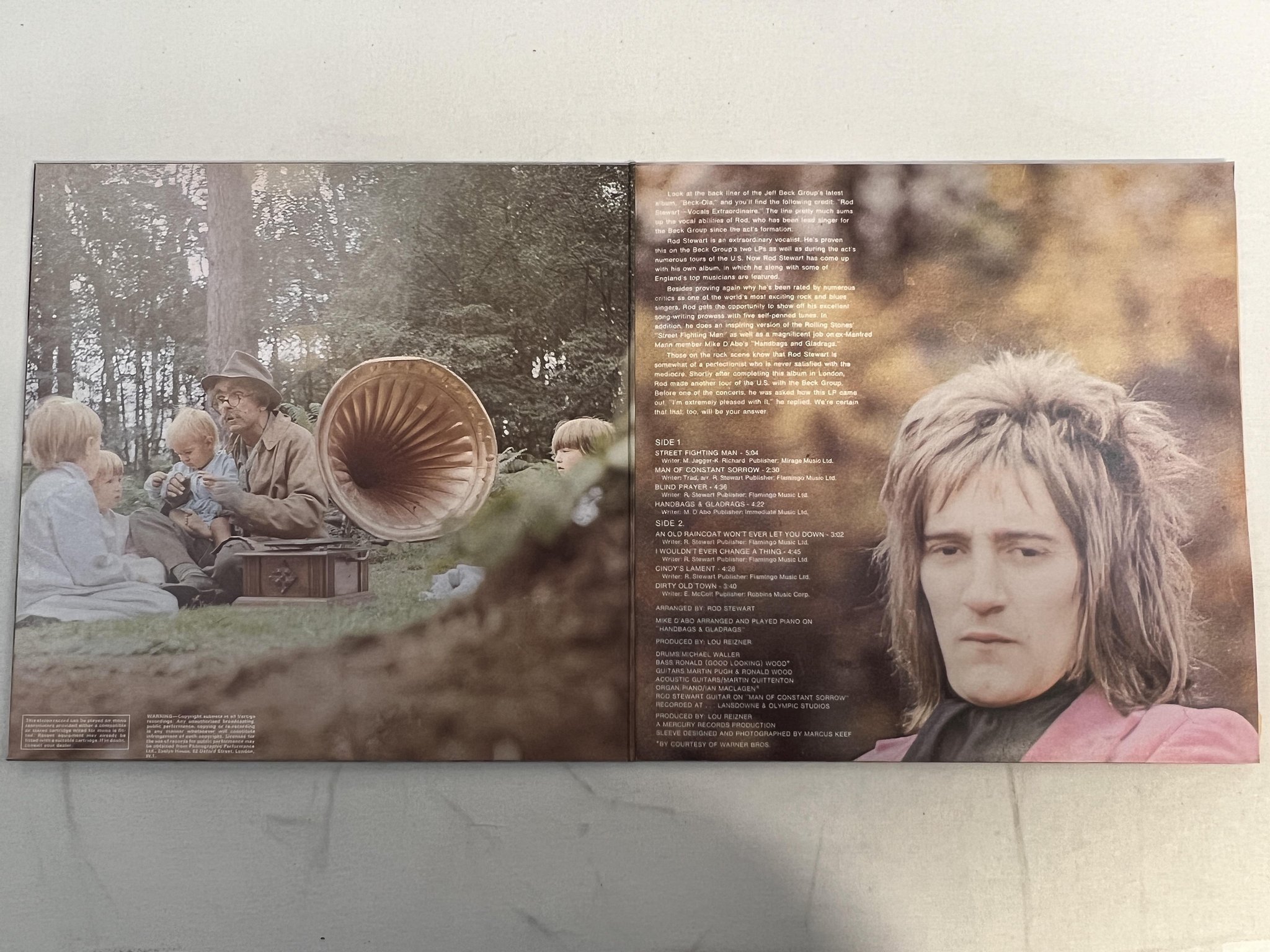 Omslagsbild för skivan ROD STEWART an old raincoat won't ever let you down LP -69 UK VERTIGO 847200 VTY