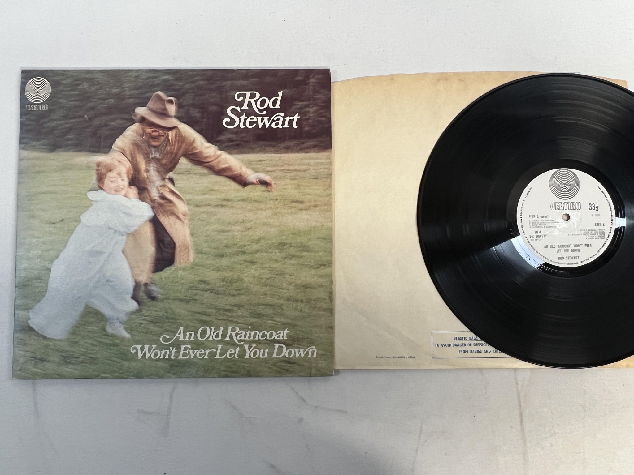 Omslagsbild för skivan ROD STEWART an old raincoat won't ever let you down LP -69 UK VERTIGO 847200 VTY