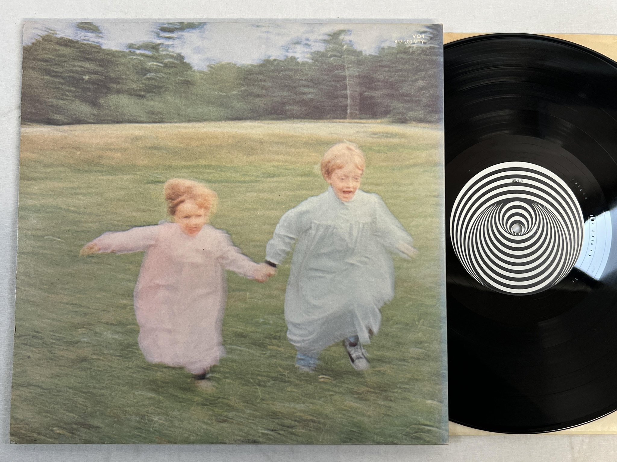 Omslagsbild för skivan ROD STEWART an old raincoat won't ever let you down LP -69 UK VERTIGO 847200 VTY