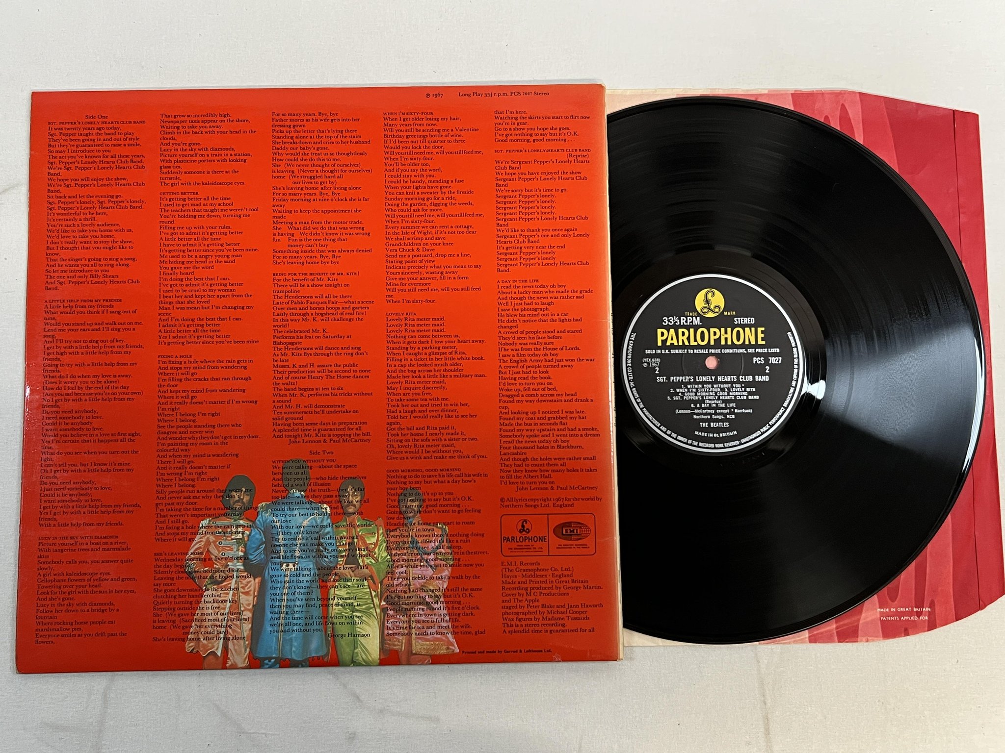 Omslagsbild för skivan THE BEATLES Sgt Pepper's lonely... LP -67 UK PARLOPHONE PCS 7027