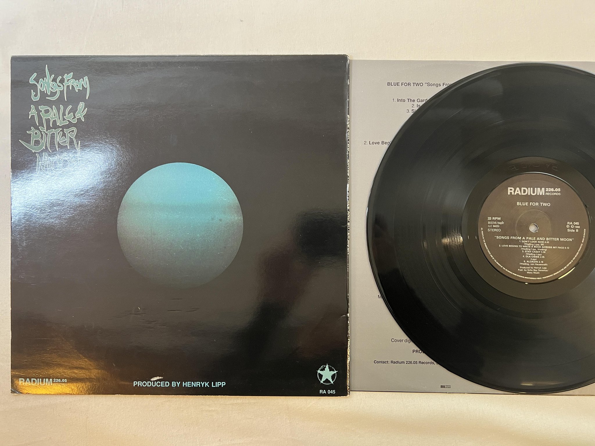 Omslagsbild för skivan BLUE FOR TWO Songs From A Pale... LP -88 Swe RADIUM 226.05 RA 045