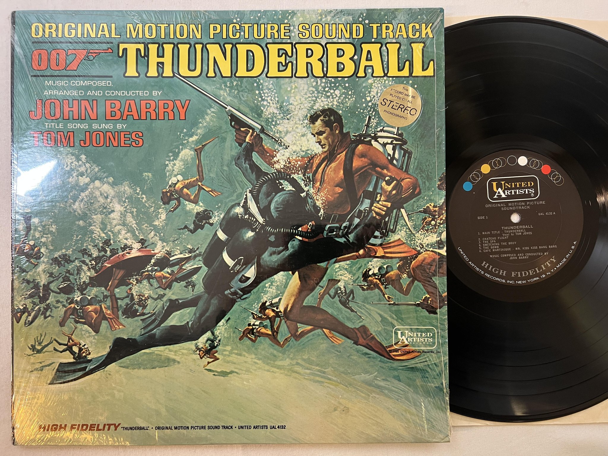 Omslagsbild för skivan THUNDERBALL James Bond JOHN BARRY LP -65 US UNITED ARTISTS UAL 4132