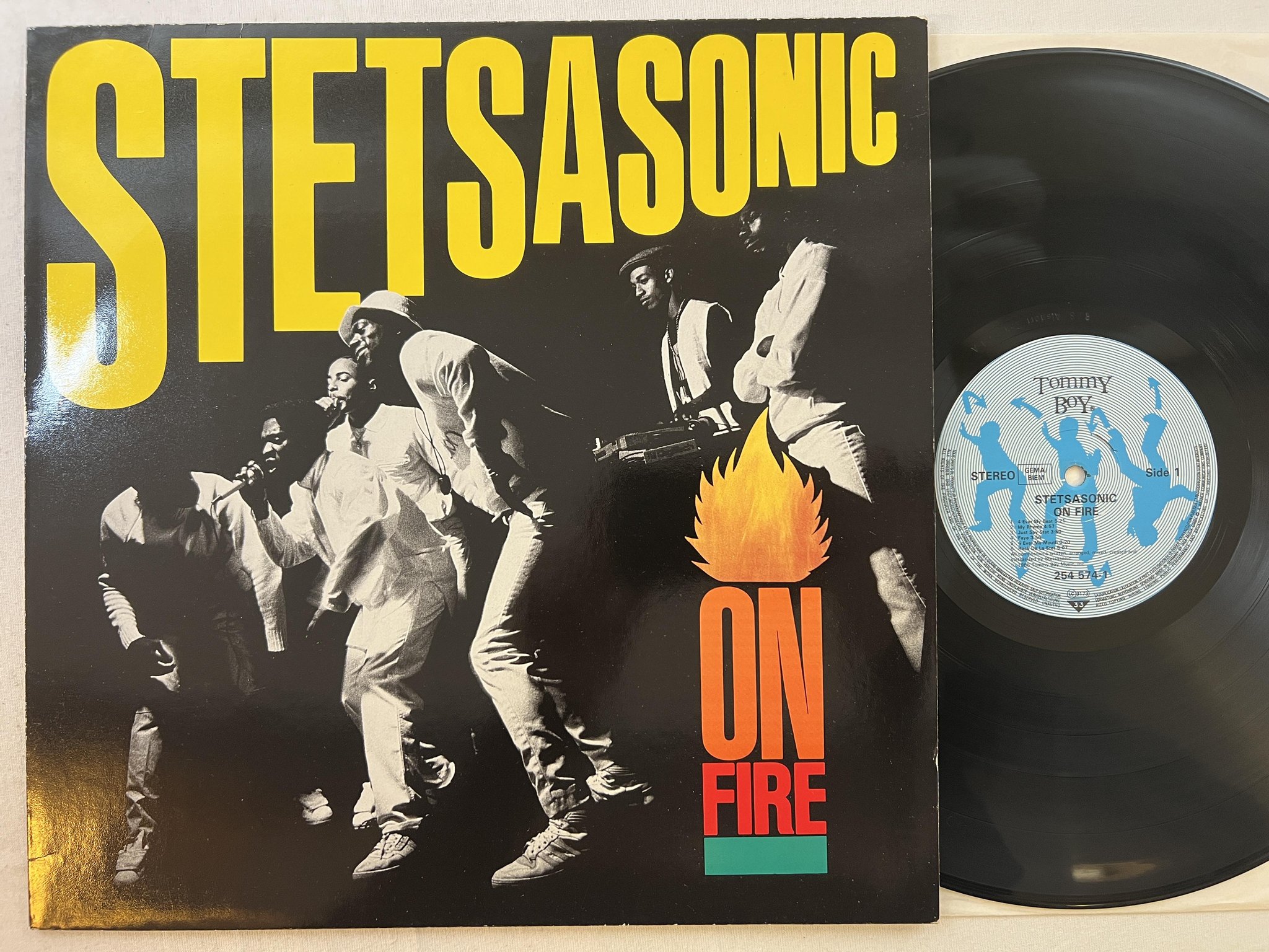 Omslagsbild för skivan STETSASONIC on fire LP -86 Ger TOMMY BOY 2545741