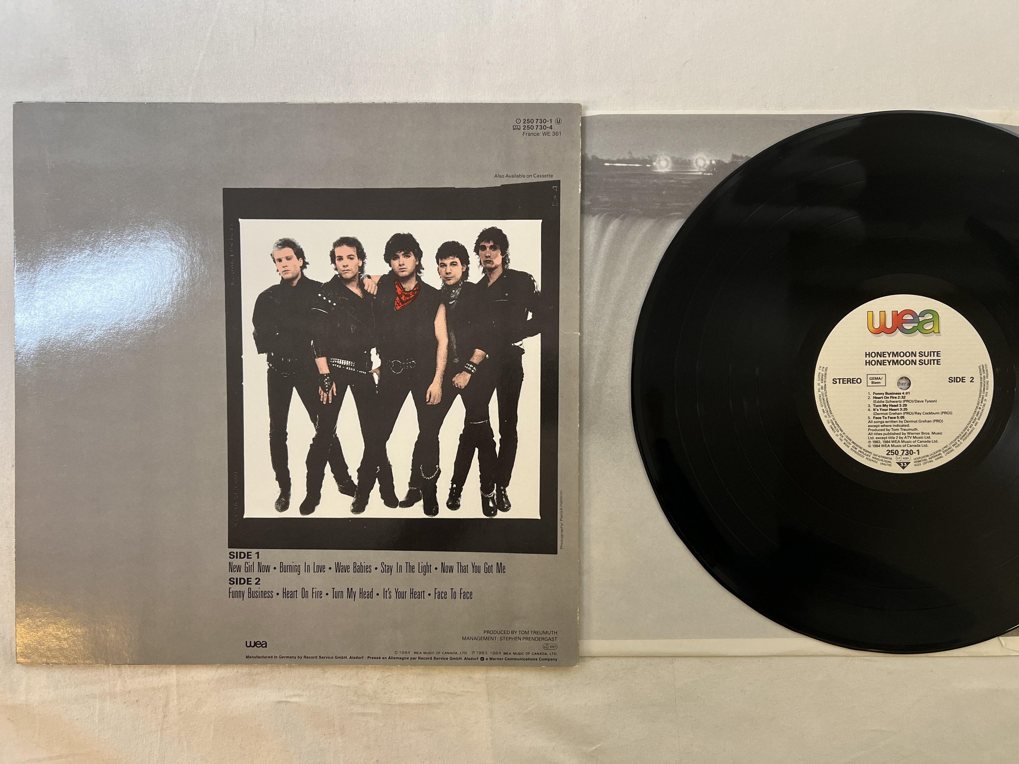 Omslagsbild för skivan HONEYMOON SUITE s/t LP -84 ger WEA 250 730-1