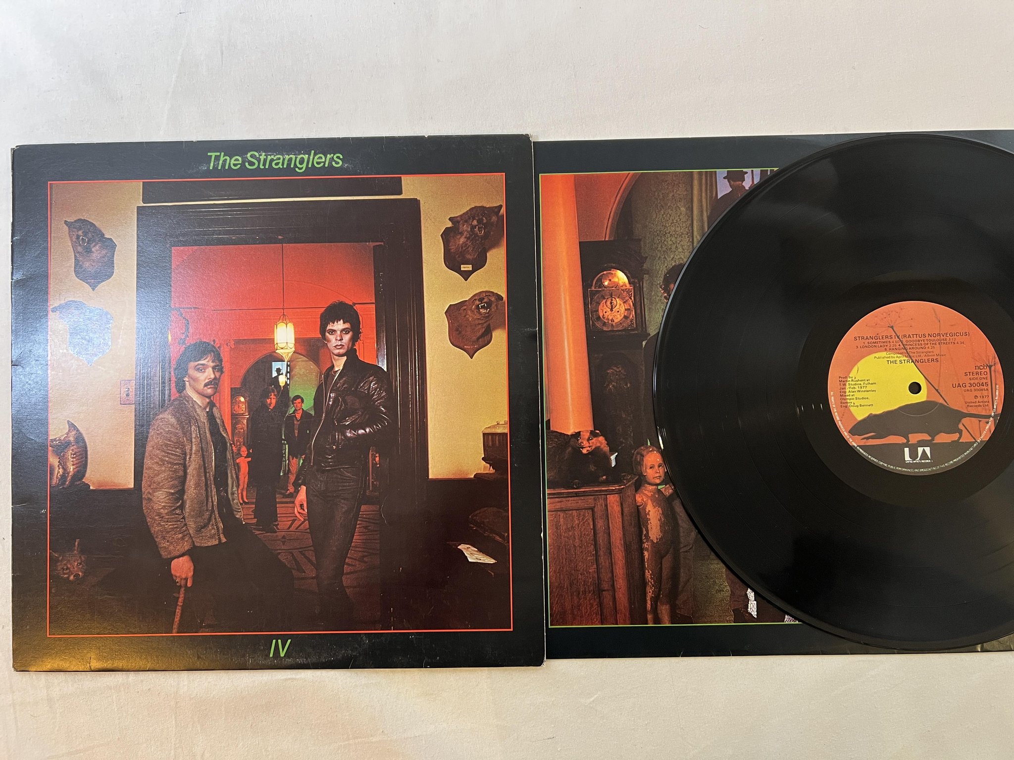 Omslagsbild för skivan STRANGLERS Stranglers IV (Rattus Norvegicus) LP -77 UK UNITED UAG 30045