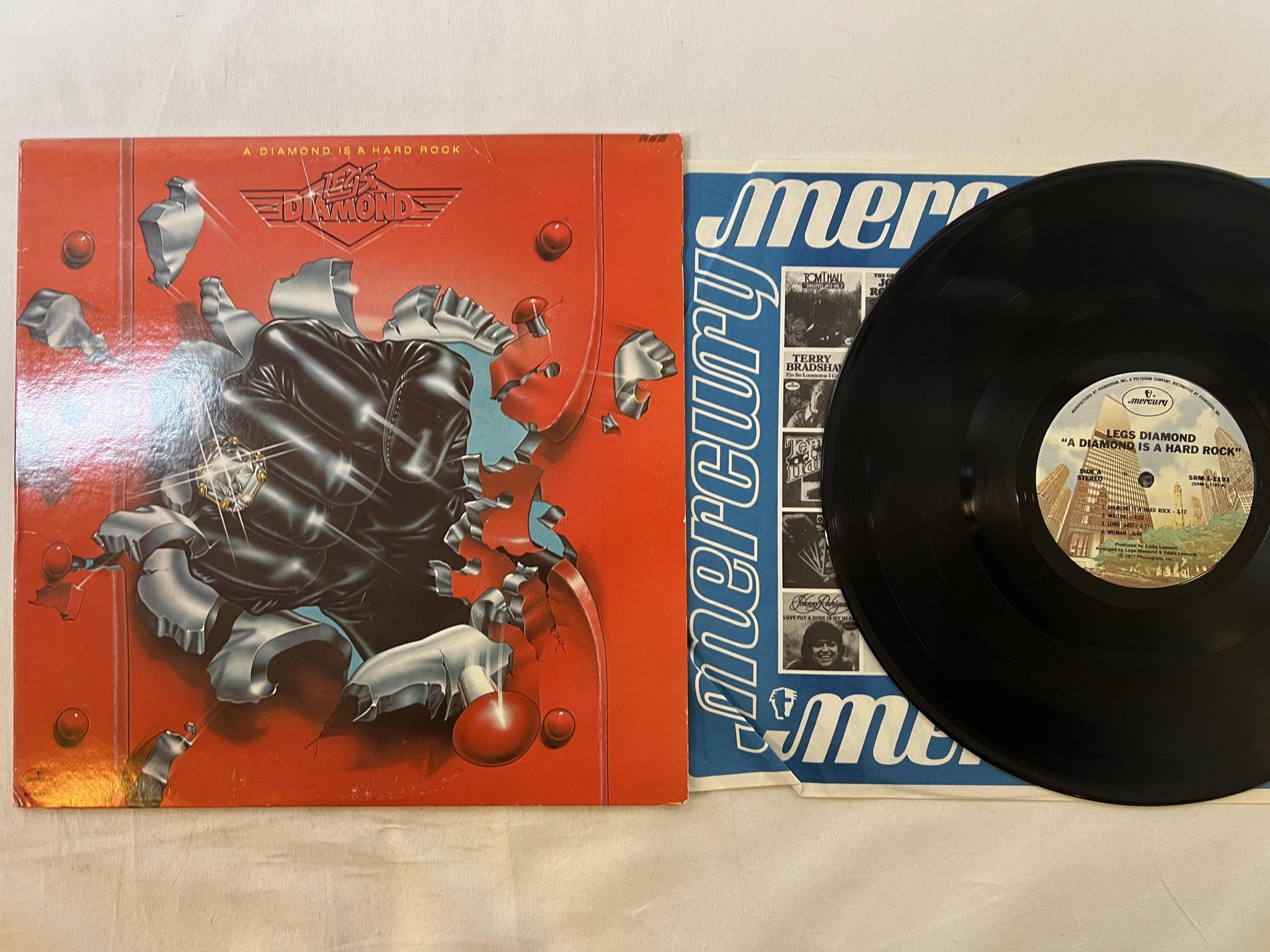 Omslagsbild för skivan LEGS DIAMOND a diamond is a hard rock LP -77 US MERCURY SRM-1-1191