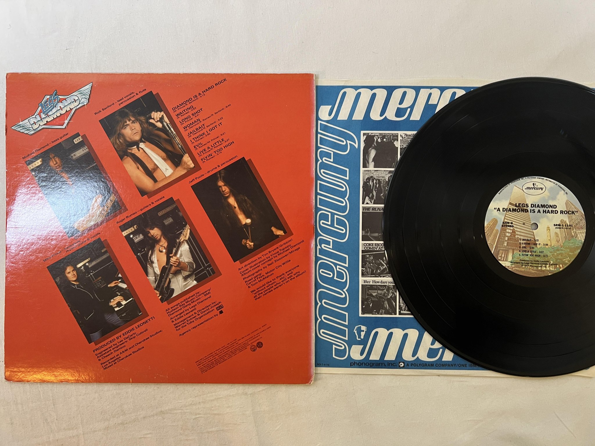 Omslagsbild för skivan LEGS DIAMOND a diamond is a hard rock LP -77 US MERCURY SRM-1-1191
