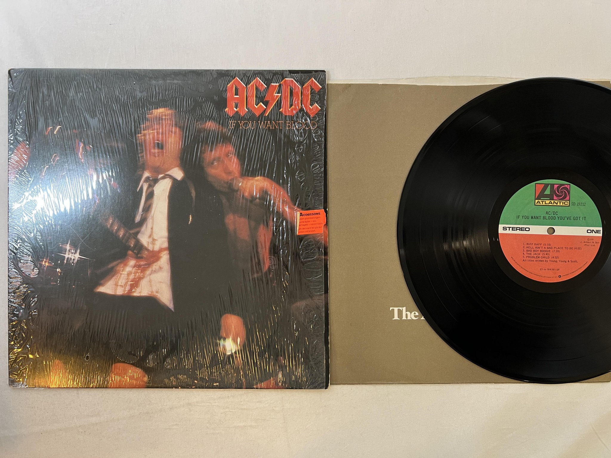 Omslagsbild för skivan AC/DC if you want blood you've got it LP -78 US ATLANTIC SD 19212