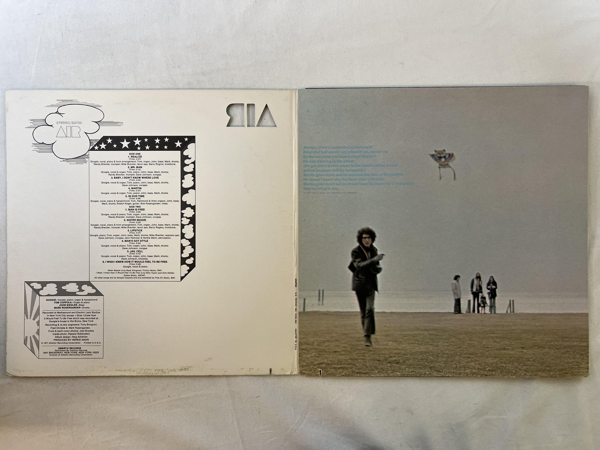 Omslagsbild för skivan AIR s/t LP -71 US EMBRYO SD 733 ** R A R E **