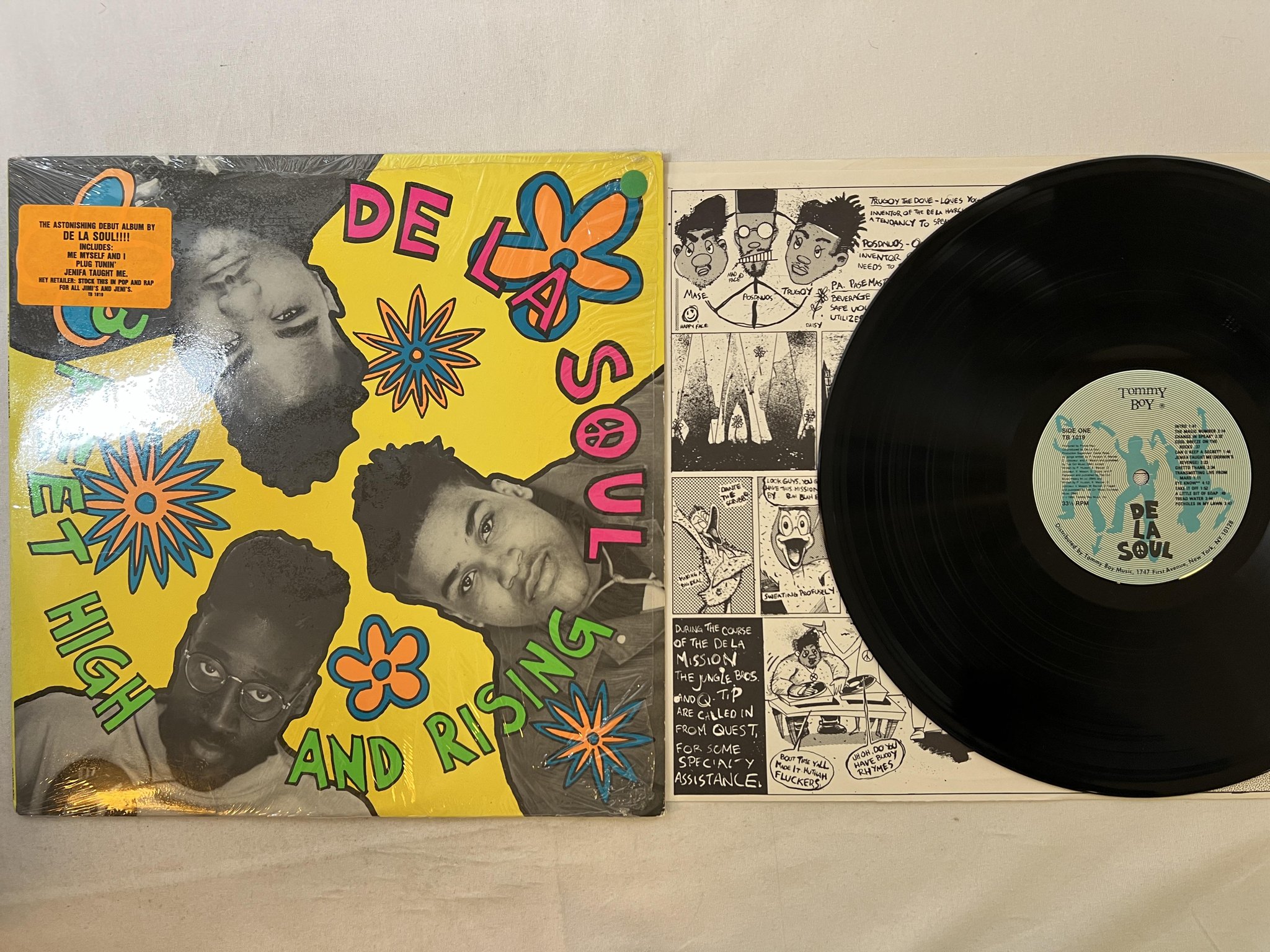 Omslagsbild för skivan DE LA SOUL 3 feet high and rising LP -89 US TOMMY BOY TB 1019 ** CLASSIC **