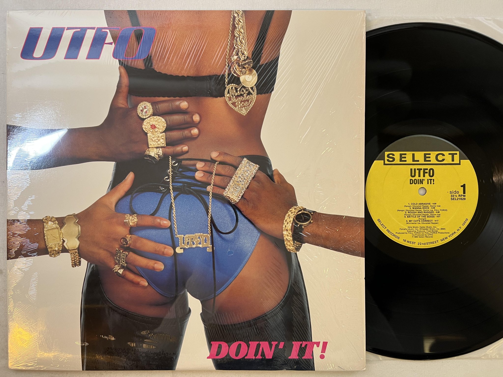 Omslagsbild för skivan UTFO doin it LP -89 US SELECT SEL21629