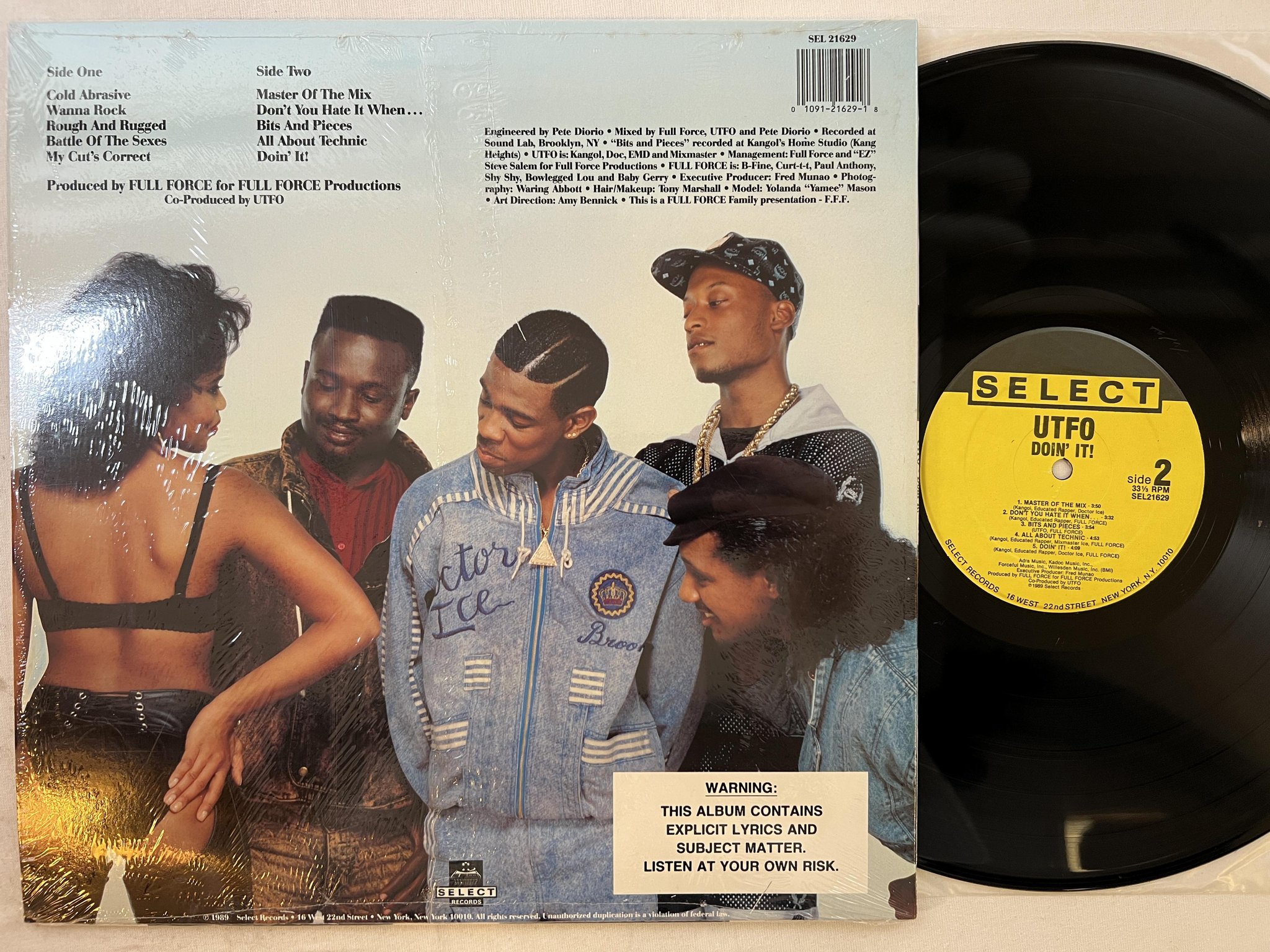Omslagsbild för skivan UTFO doin it LP -89 US SELECT SEL21629