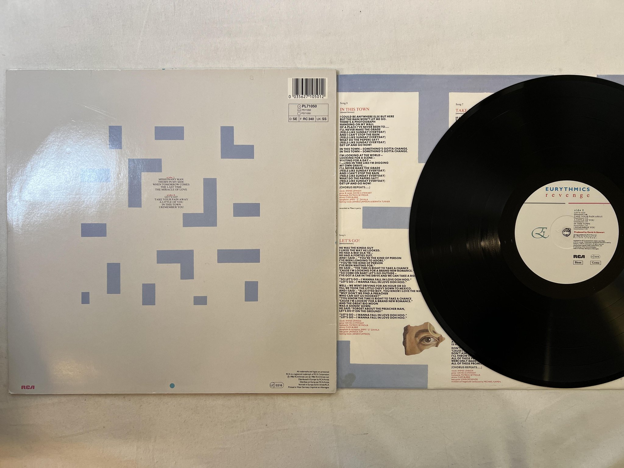 Omslagsbild för skivan EURYTHMICS revenge LP -86 Ger RCA PL 71050 ** miracle of love **