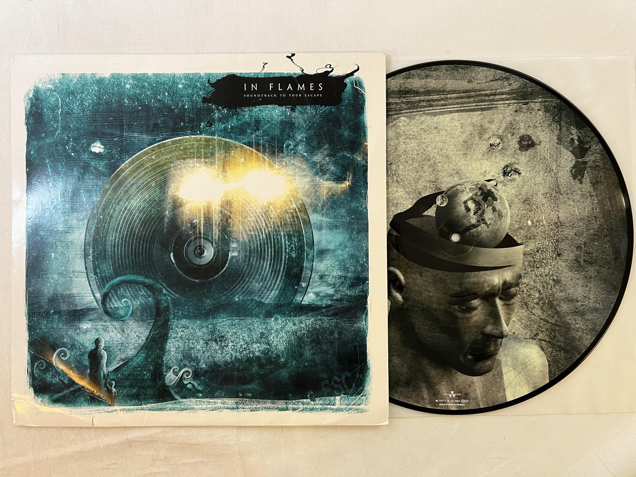 Omslagsbild för skivan IN FLAMES Soundtrack To Your Escape LP 2004 picture disc NUCLEAR BLAST NB 1231-1