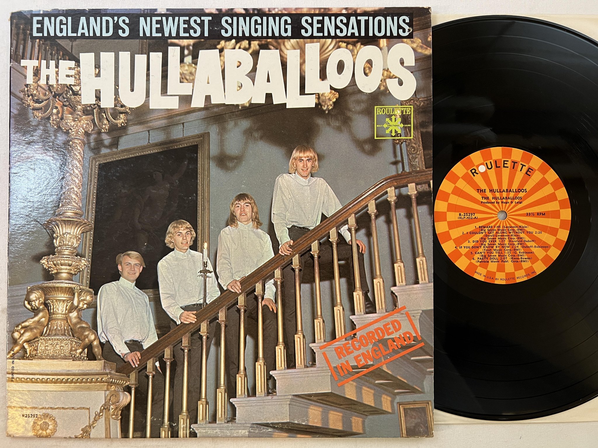 Omslagsbild för skivan THE HULLABALLOOS s/t LP -65 US ROULETTE R25297