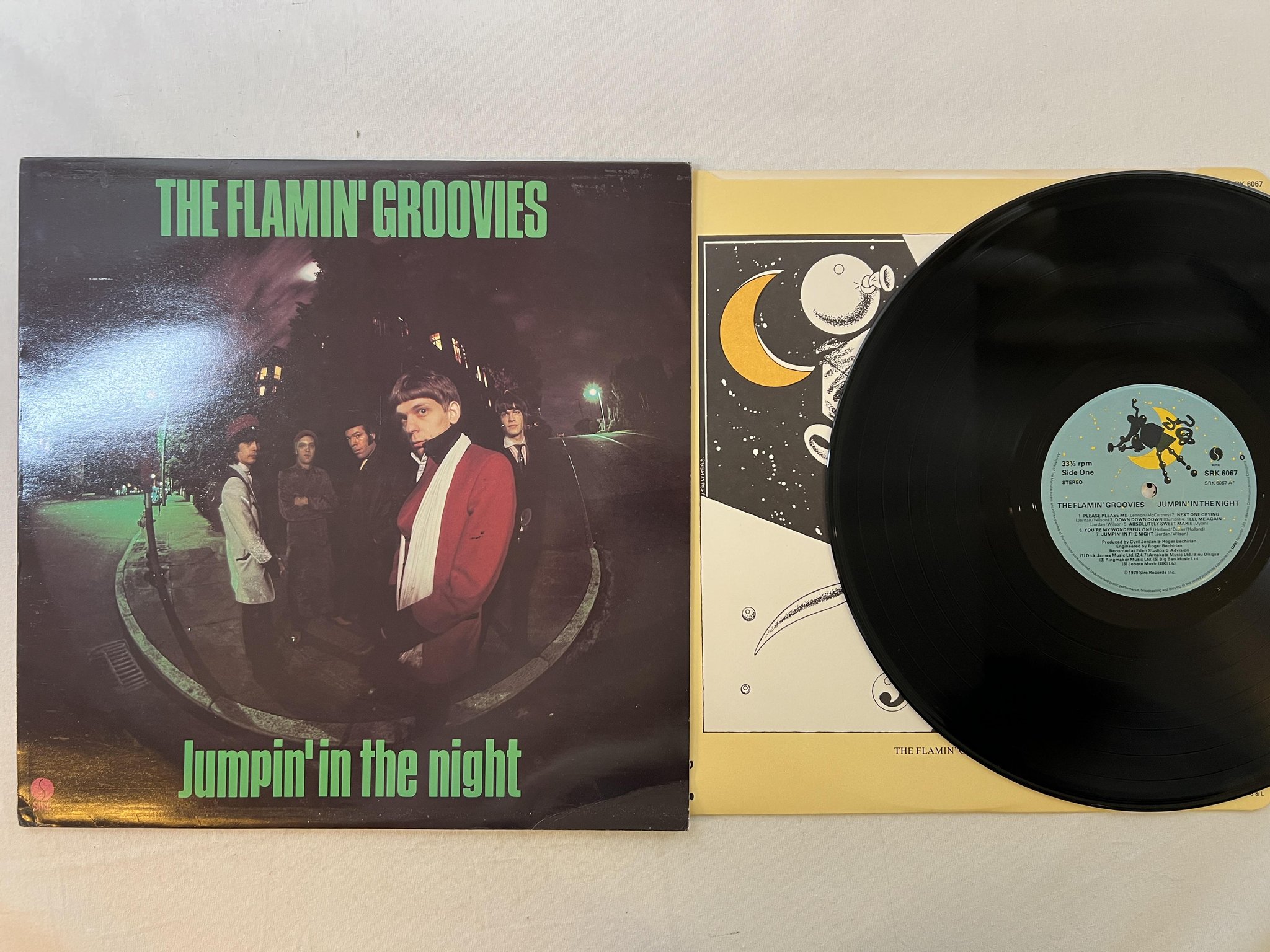 Omslagsbild för skivan THE FLAMIN GROOVIES jumpin in the night LP -79 UK SIRE SRK 6067 ** garage **