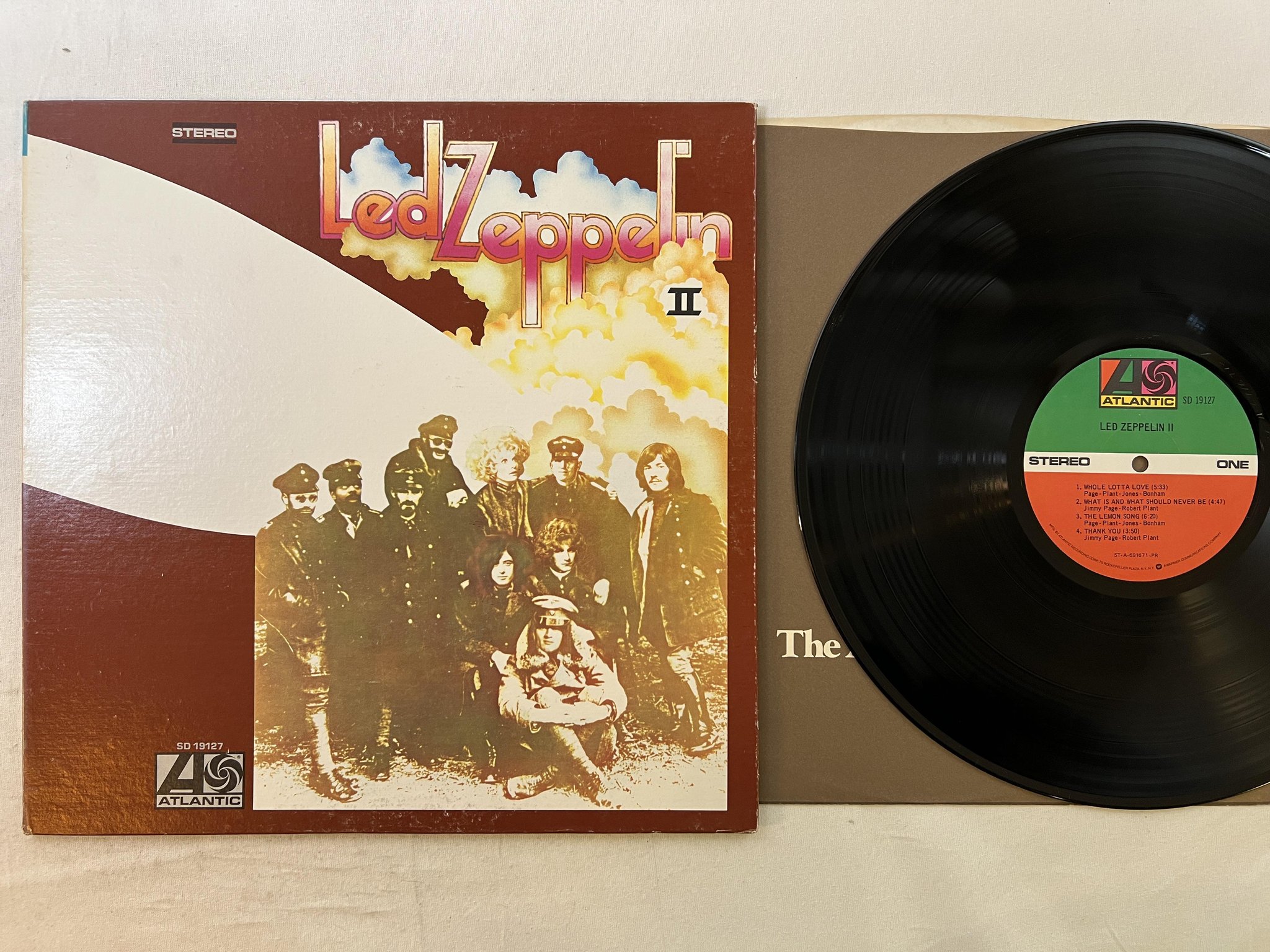Omslagsbild för skivan LED ZEPPELIN II LP re US ATLANTIC SD 19127