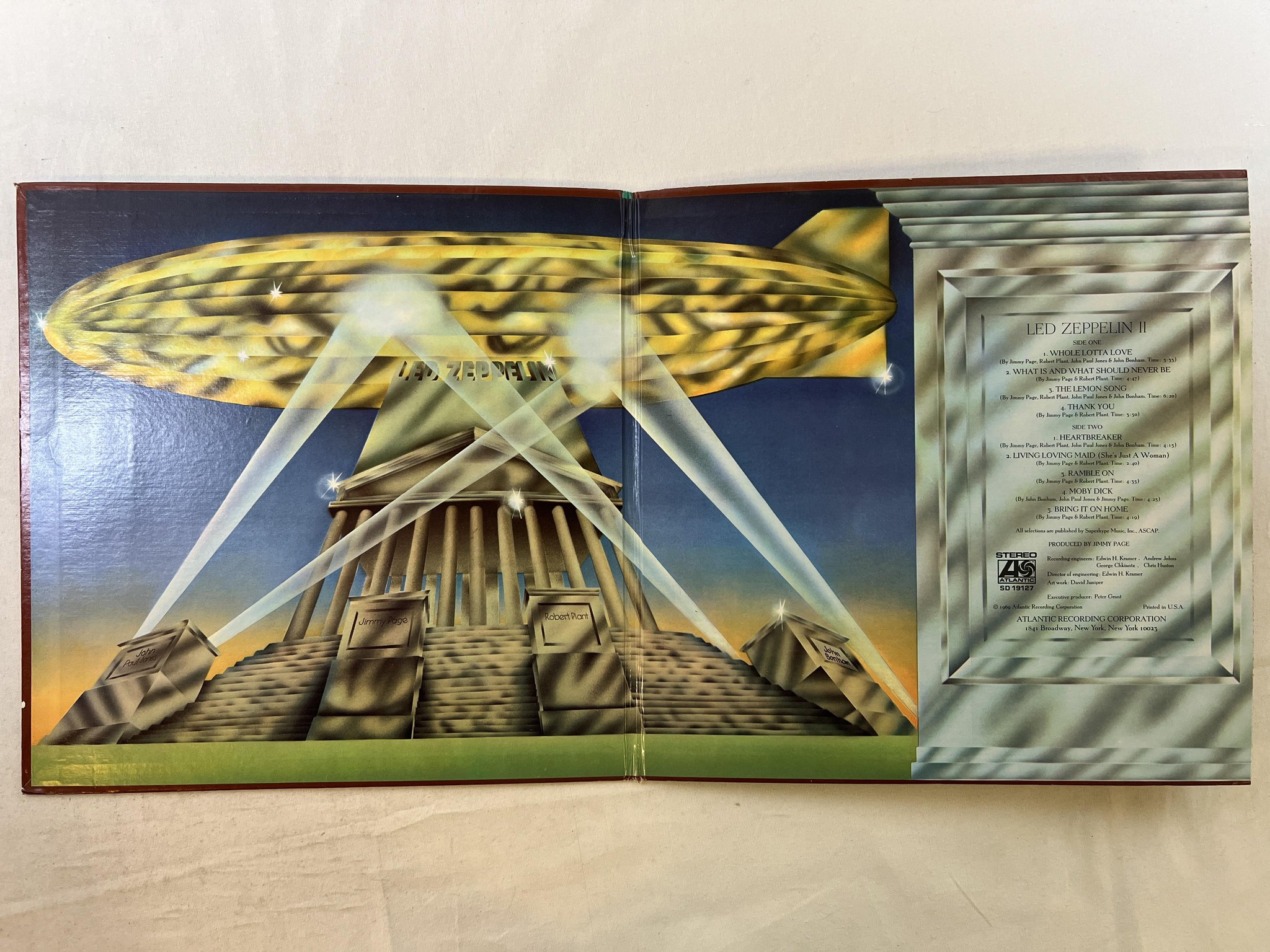 Omslagsbild för skivan LED ZEPPELIN II LP re US ATLANTIC SD 19127